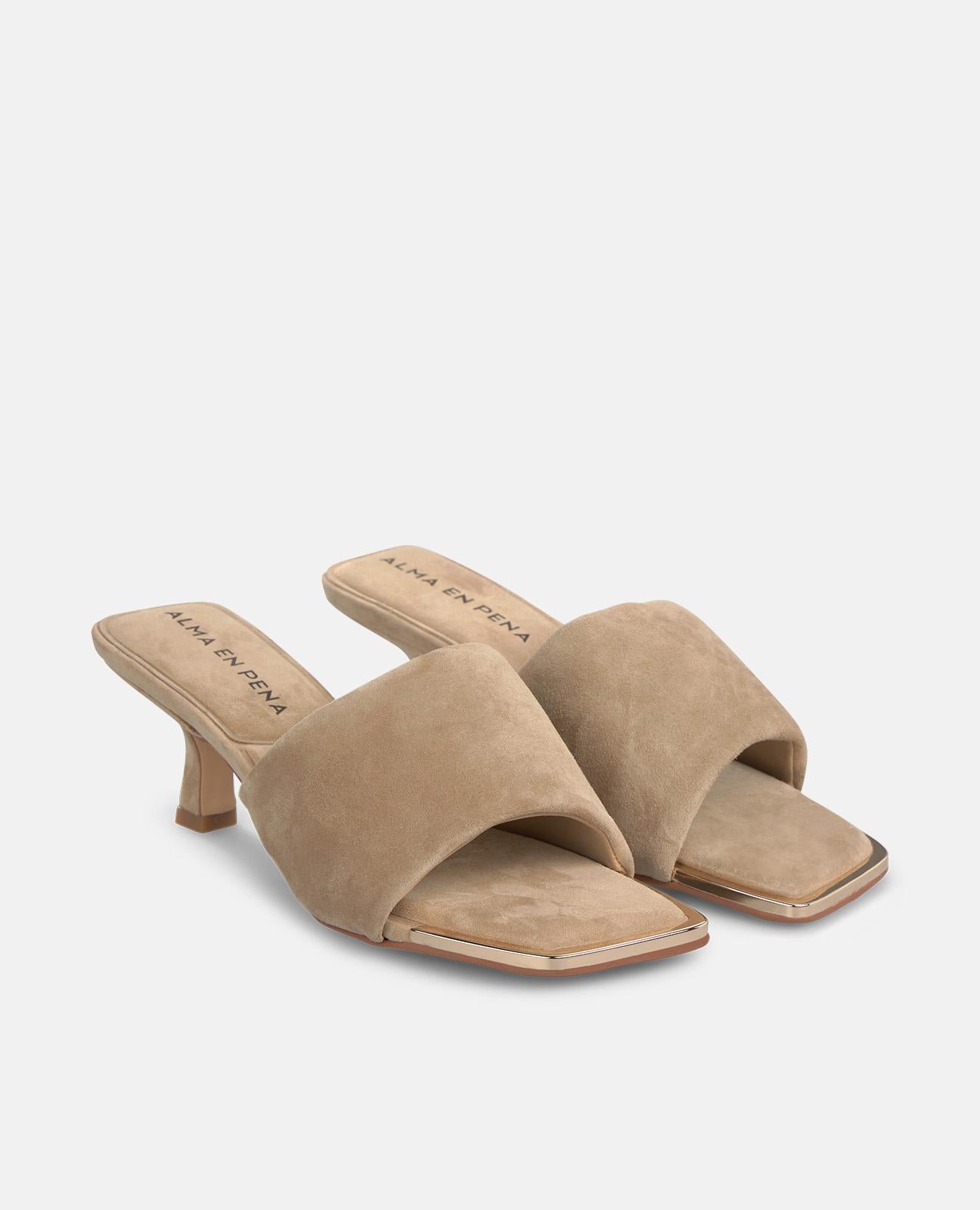 SANDALIA TACON MEDIO TIRA ANCHA