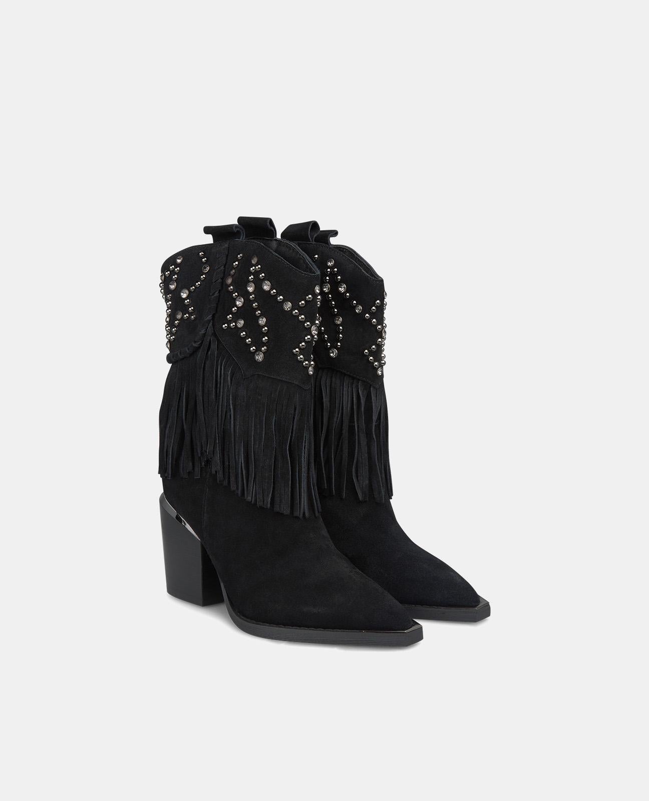 BOTTINES AVEC CLOUS ET FRANGES