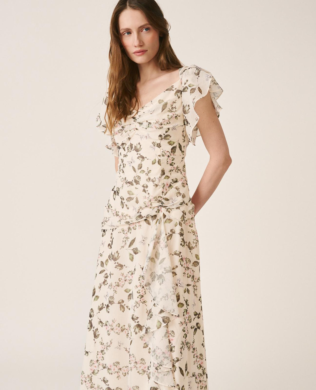VESTIDO COM MANGAS LONGAS