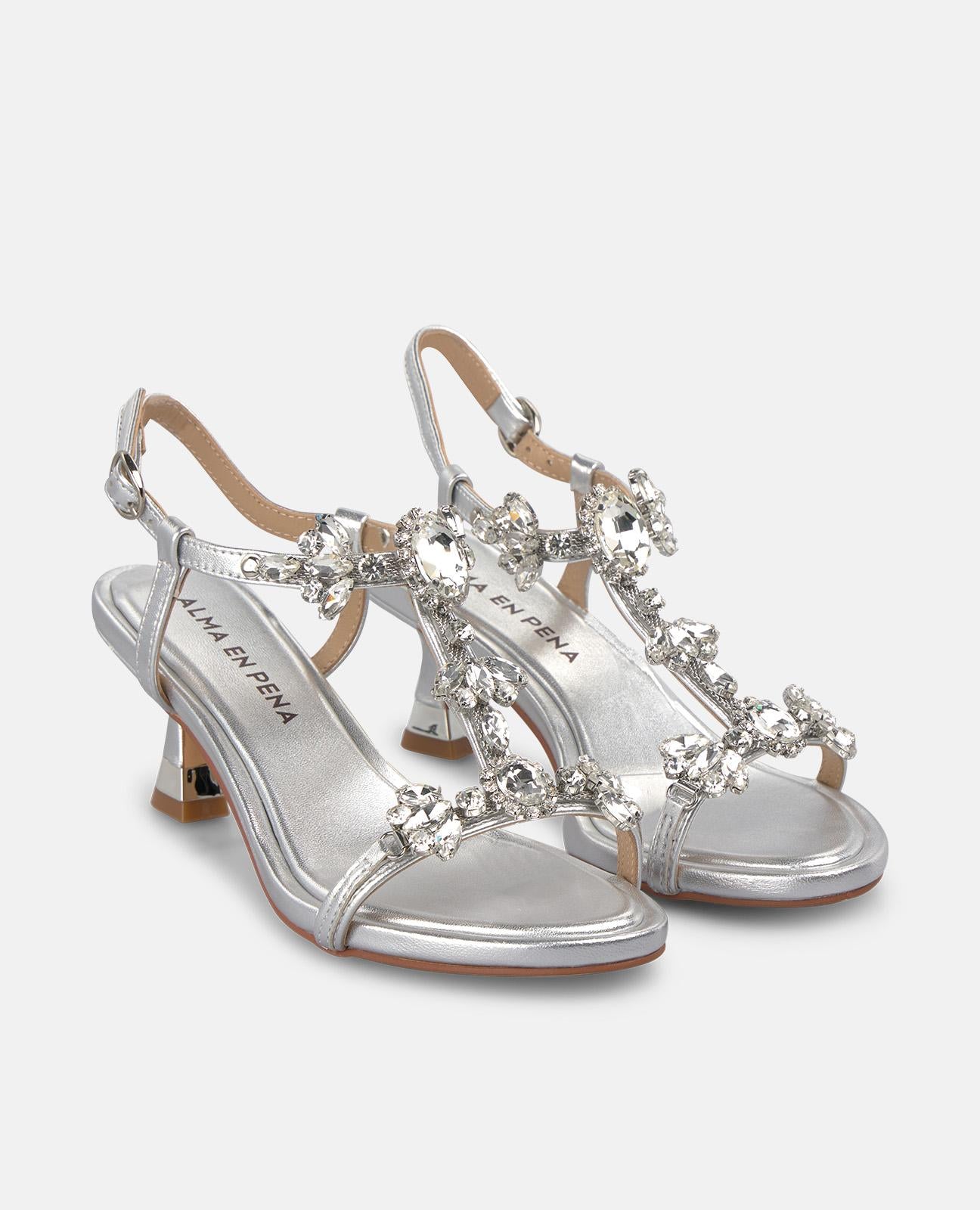 SANDALS WITH A CENTRAL STRAP AND Rhinestones