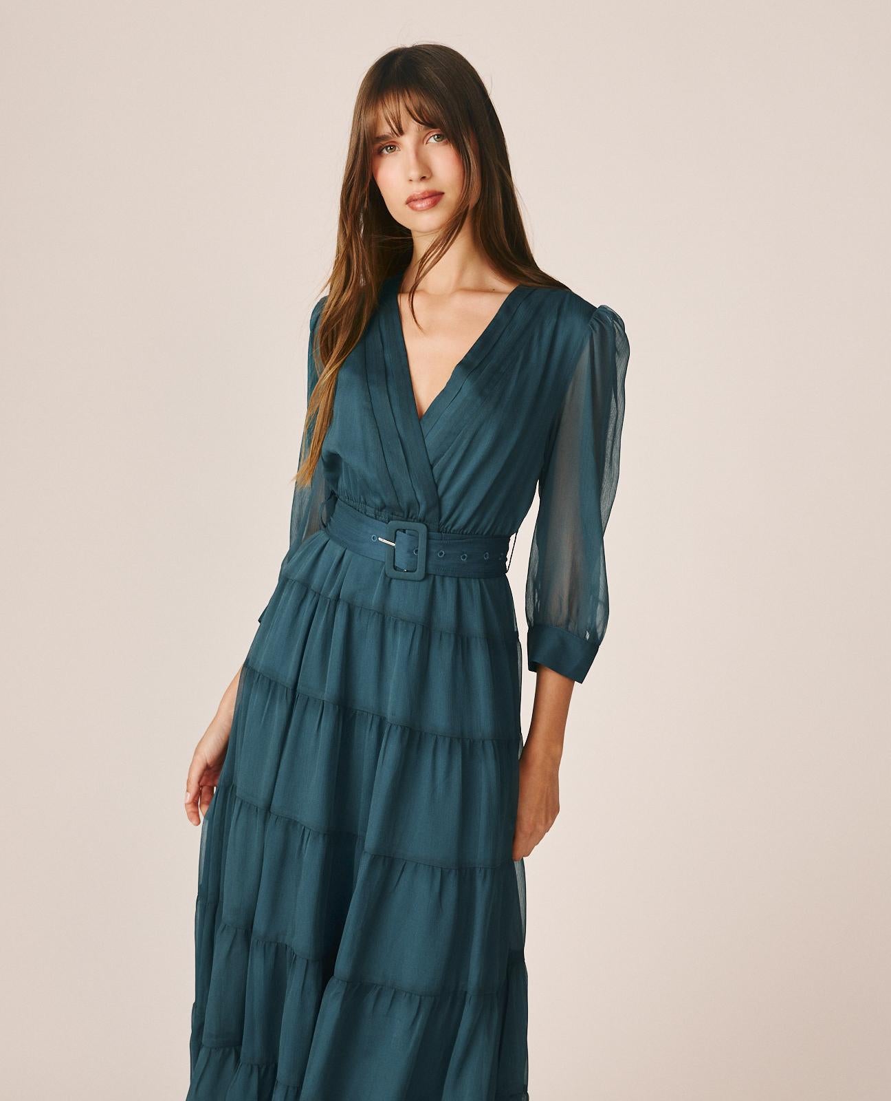 VESTIDO MIDI CON ESCOTE CRUZADO