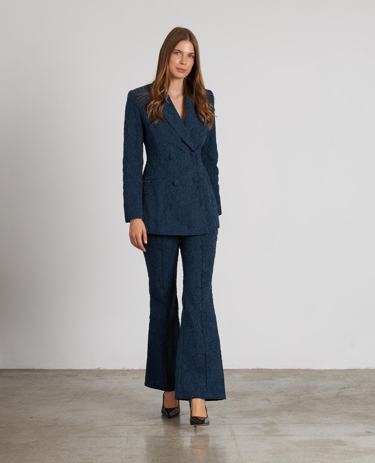 PLANTALÓN FLARE CON TEXTURA