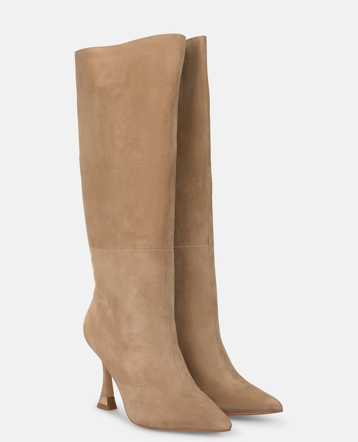 BOOT WITH METALLIC DETAILS