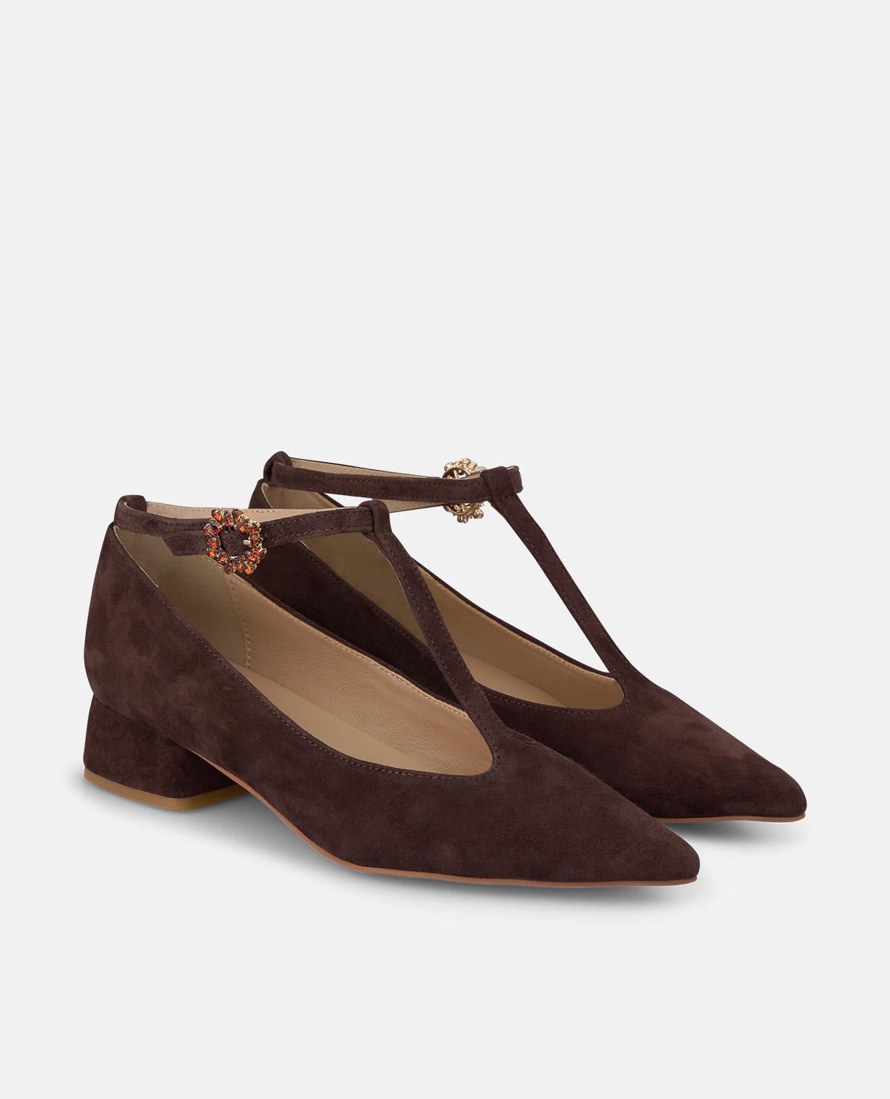 ZAPATO TACÓN PIEL CON HEBILLA