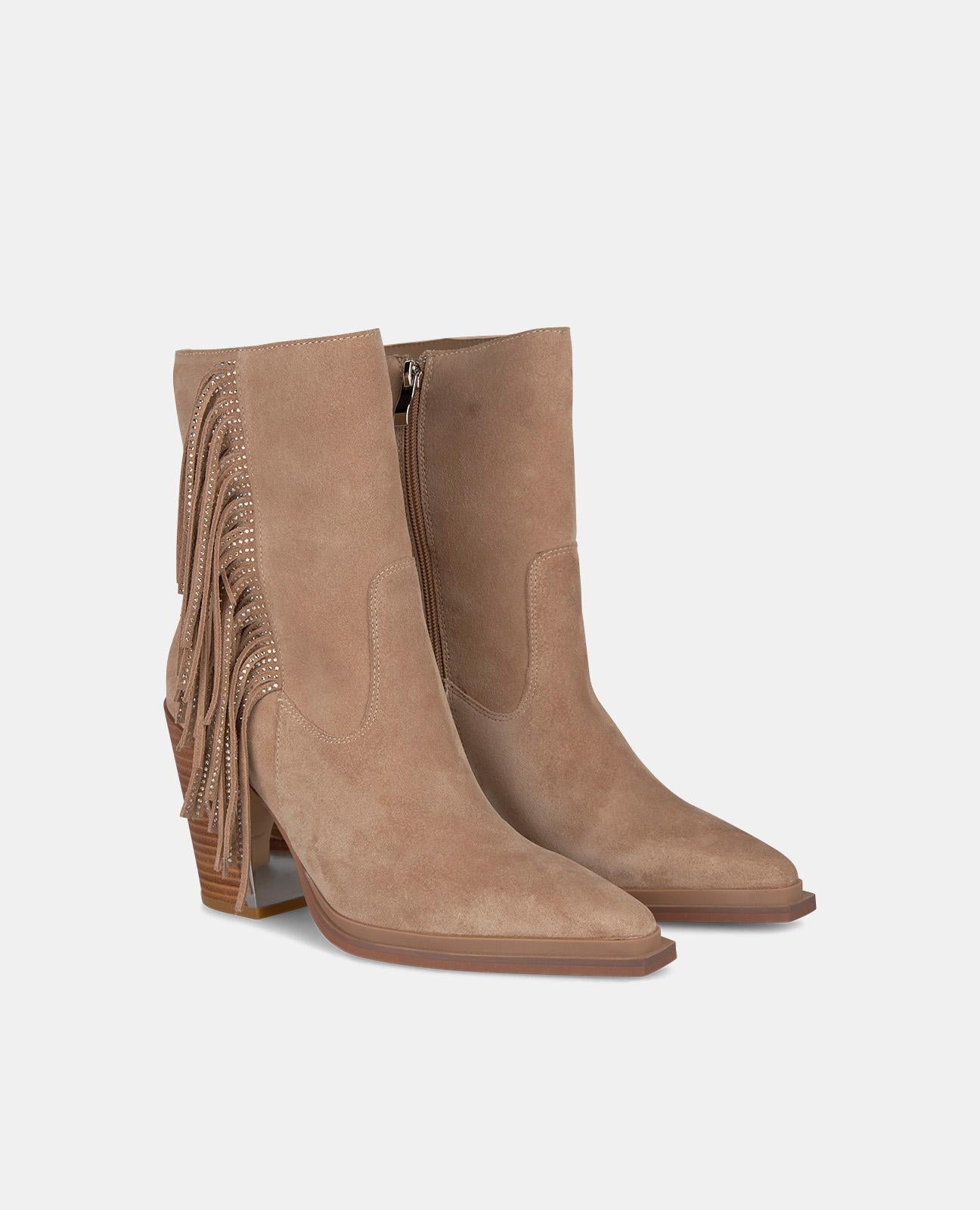HANGING FRINGED BOOTIE