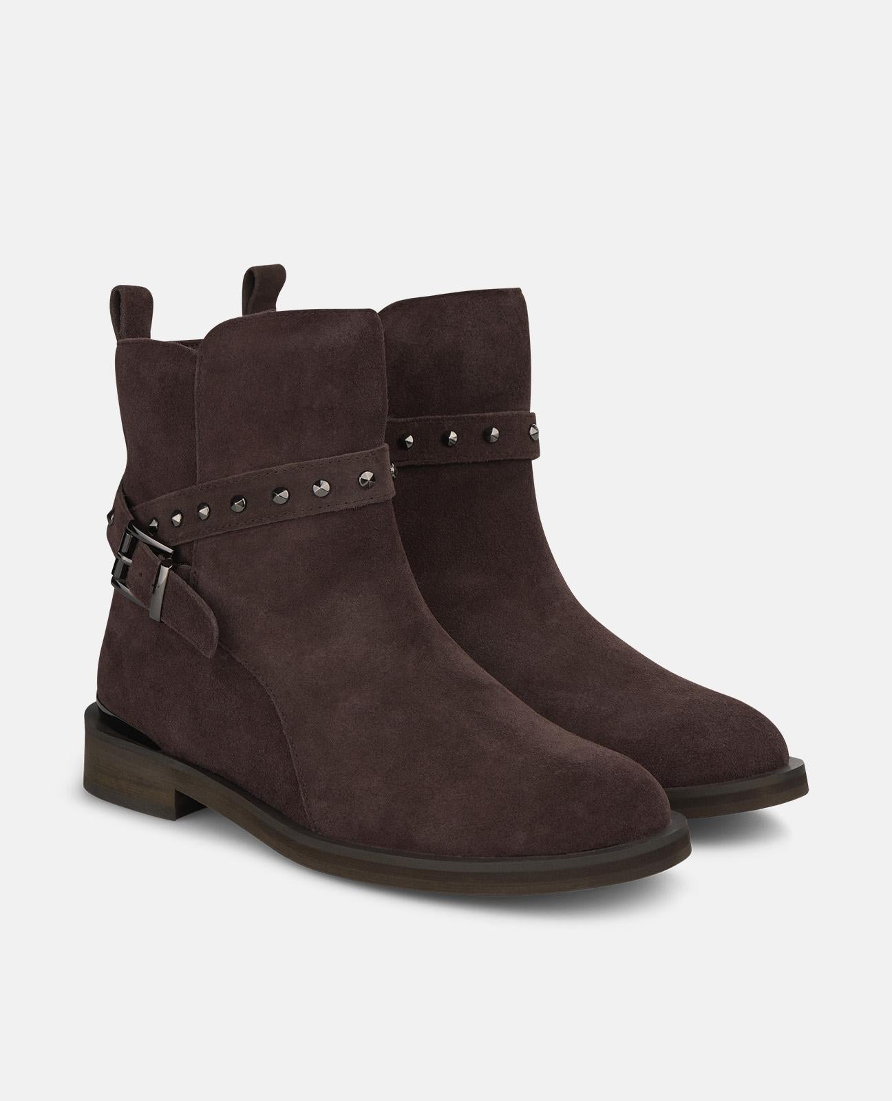 FLAT ANKLE BOOT WITH STUDS DETAILS