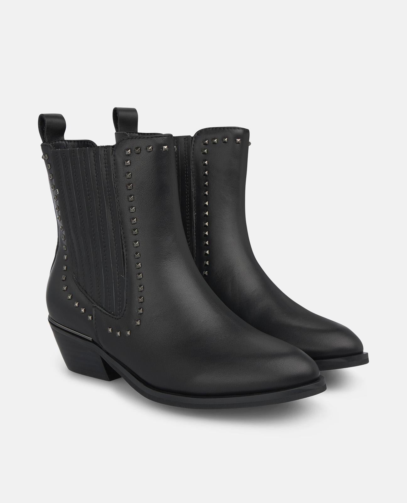 BOTTE DE CHEVILLE PLATE AVEC DÉTAILS