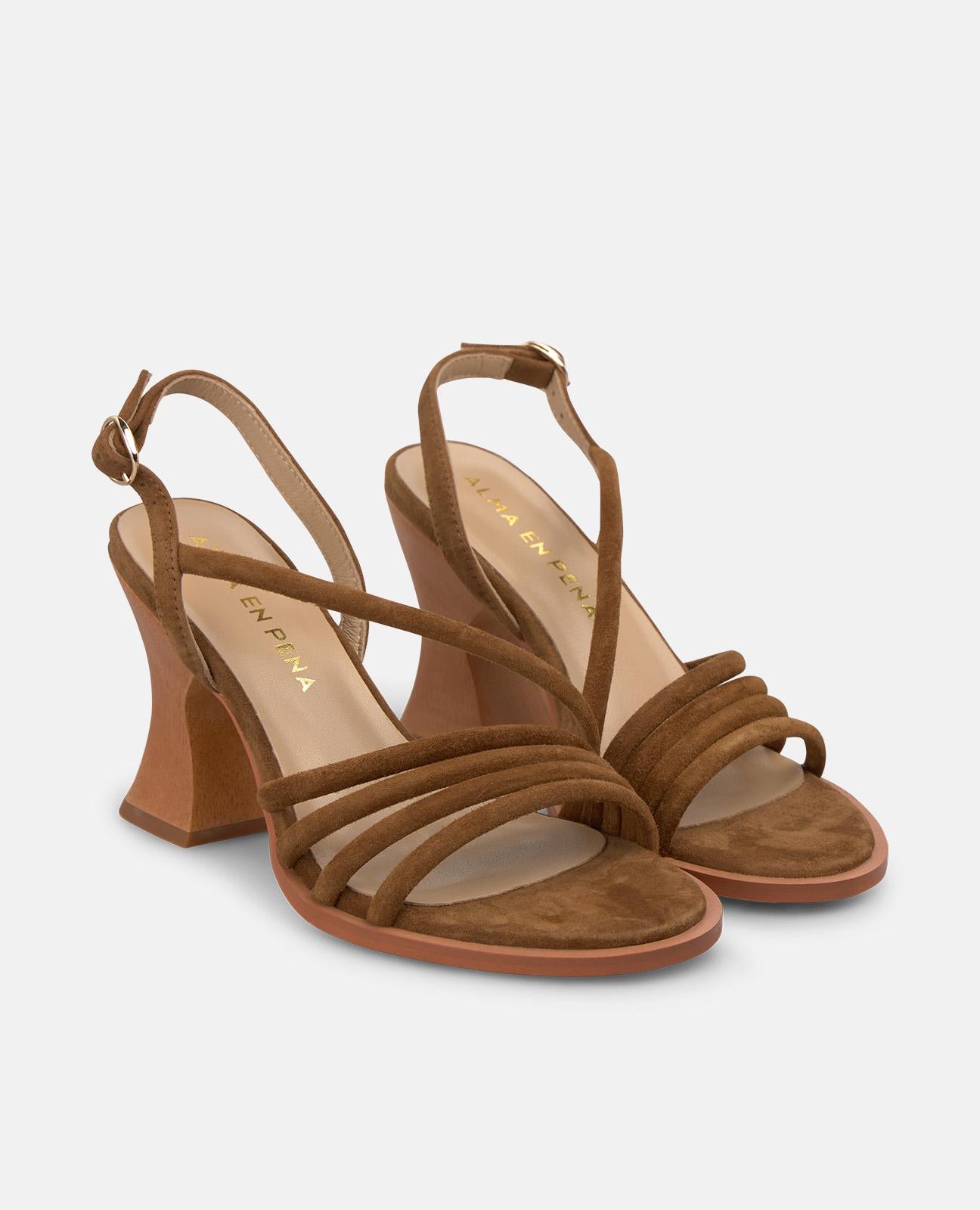 SANDALIA TIRAS TACON DE MADERA