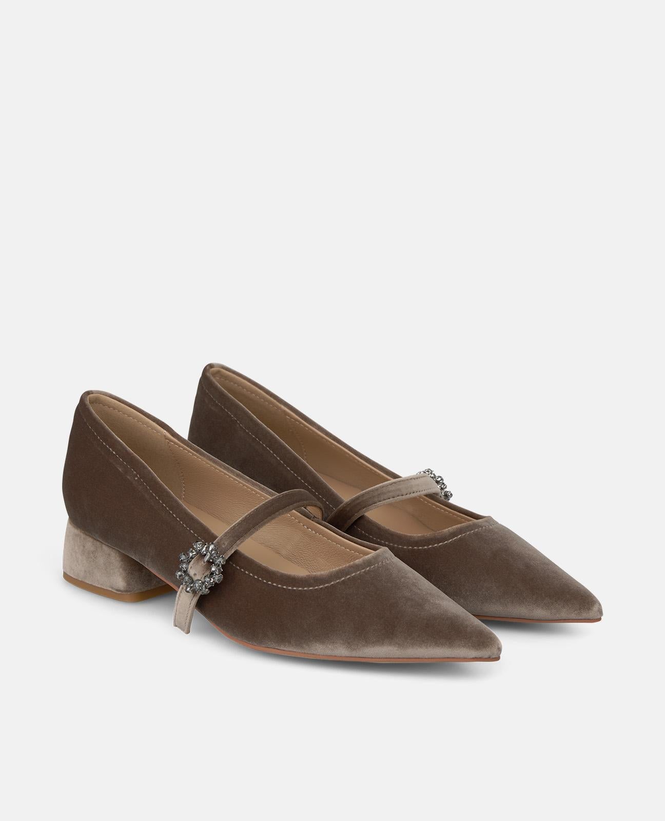 ZAPATO CON HEBILLA