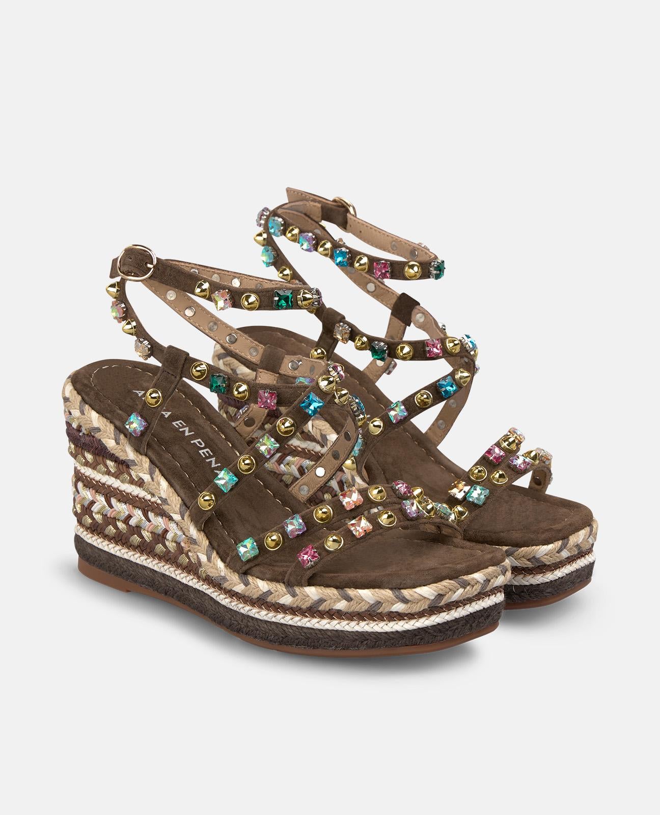 SANDALIA DE ESPARTO MULTITACHUELAS