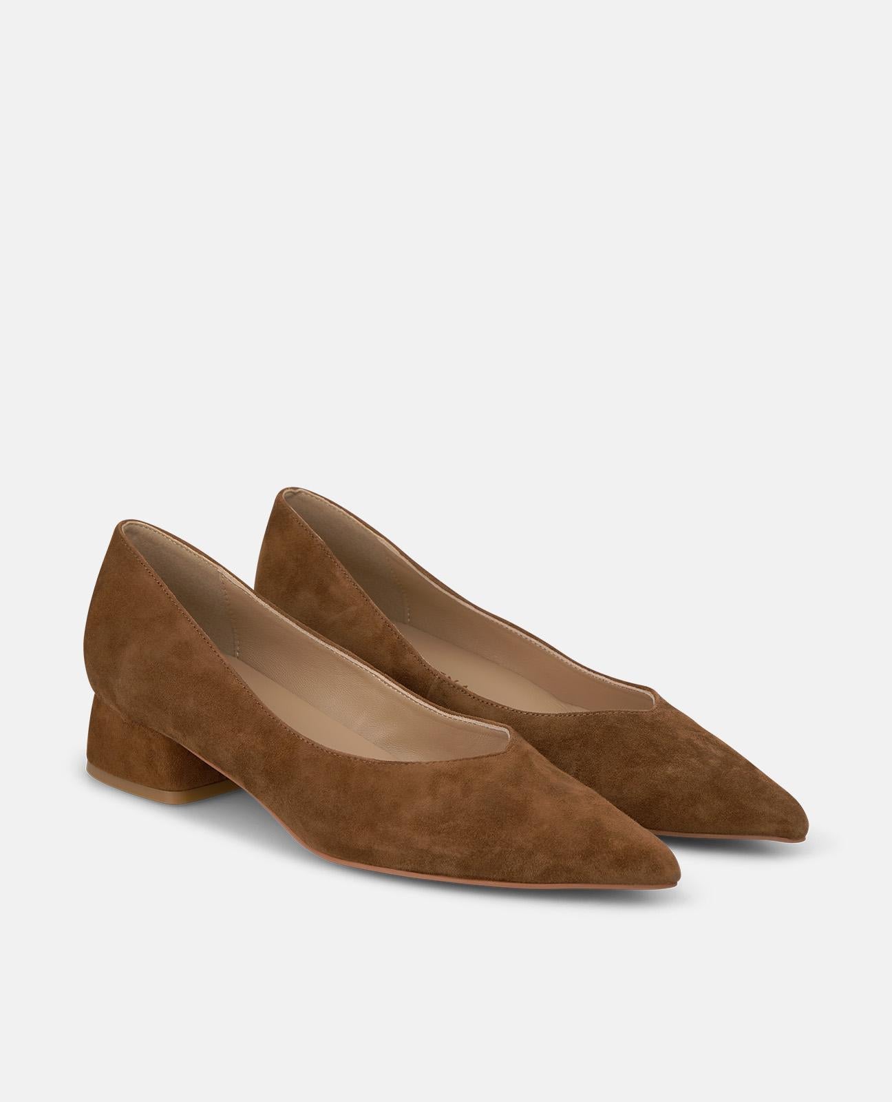 ZAPATO DE PUNTA EN PIEL