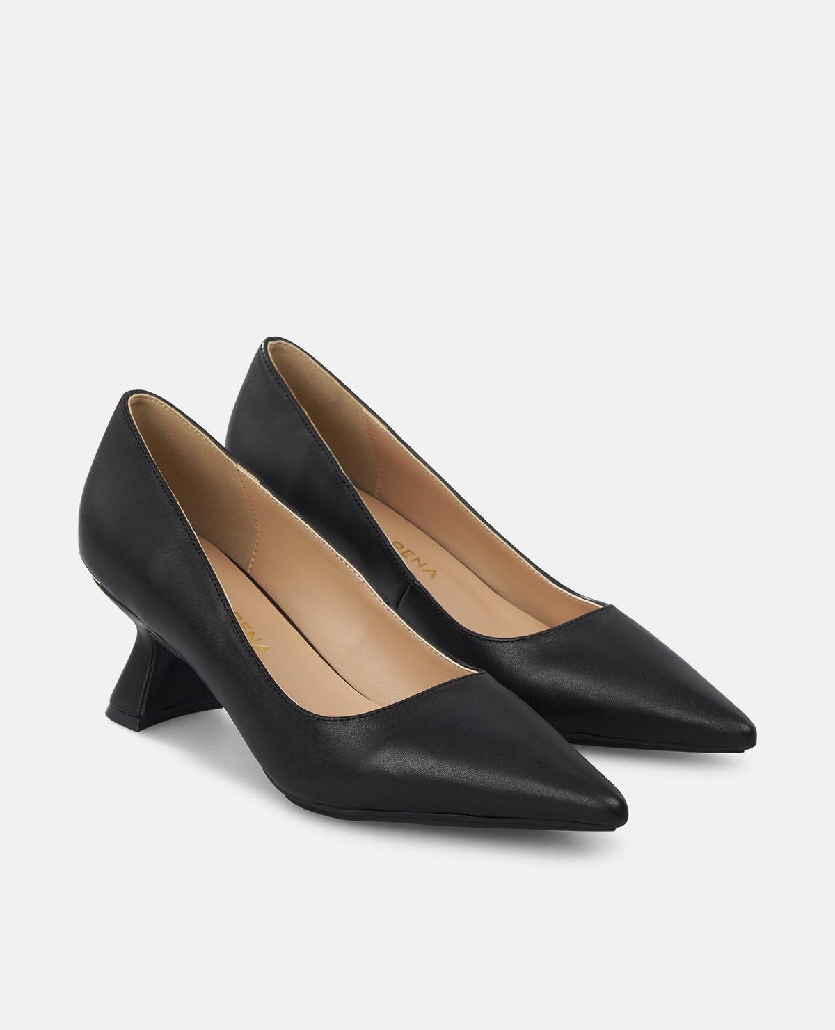 SCARPA CON TACCO BASSO DETTAGLIO