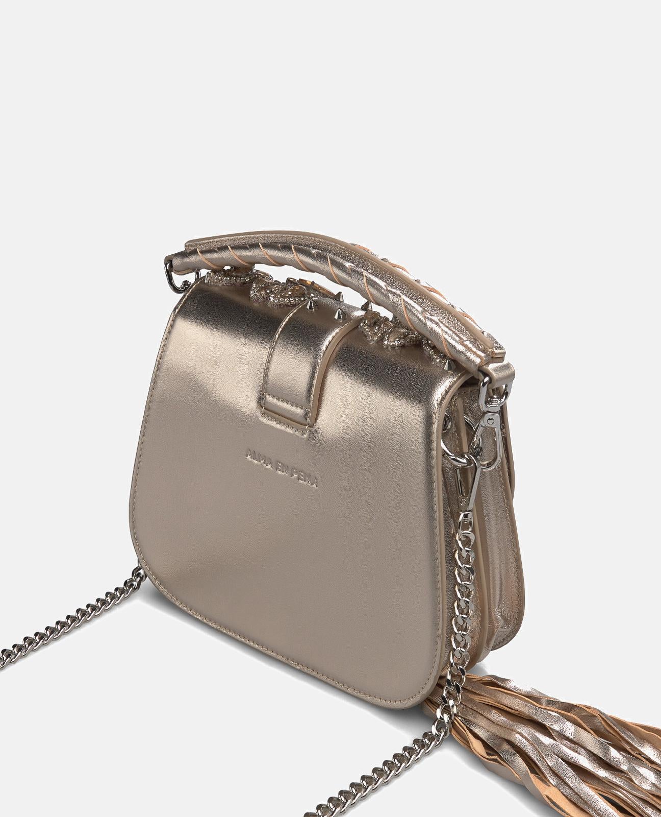 SACO DE MÃO COM MISSANGAS