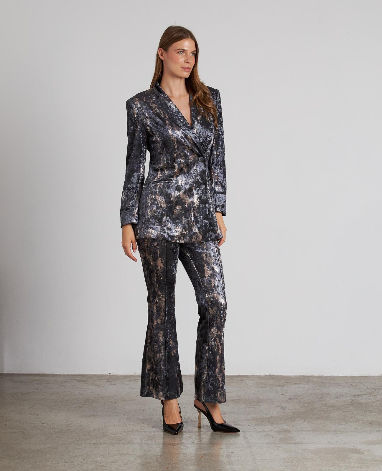 PANTALÓN FLARE TERCIOPELO