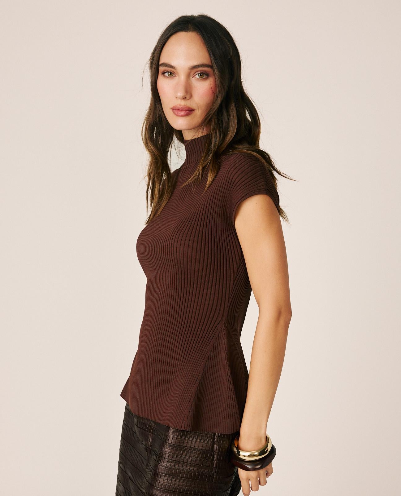 TOP CANALÉ SIN MANGAS