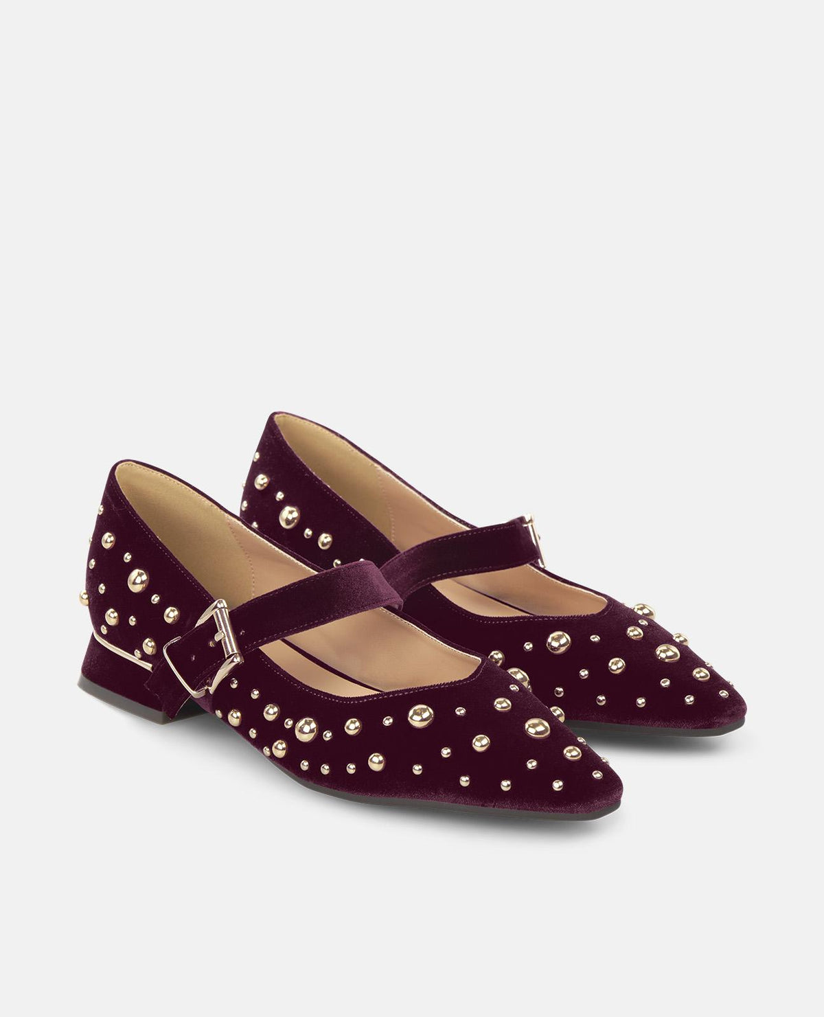 ZAPATO PLANO TACHAS