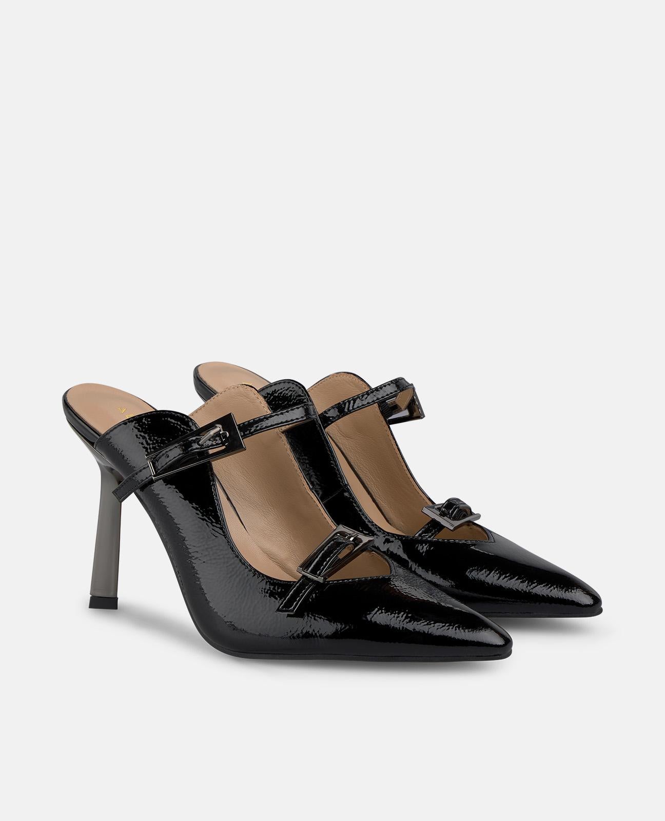 BOTINS COM FIVELA E FECHO DE FIVELA