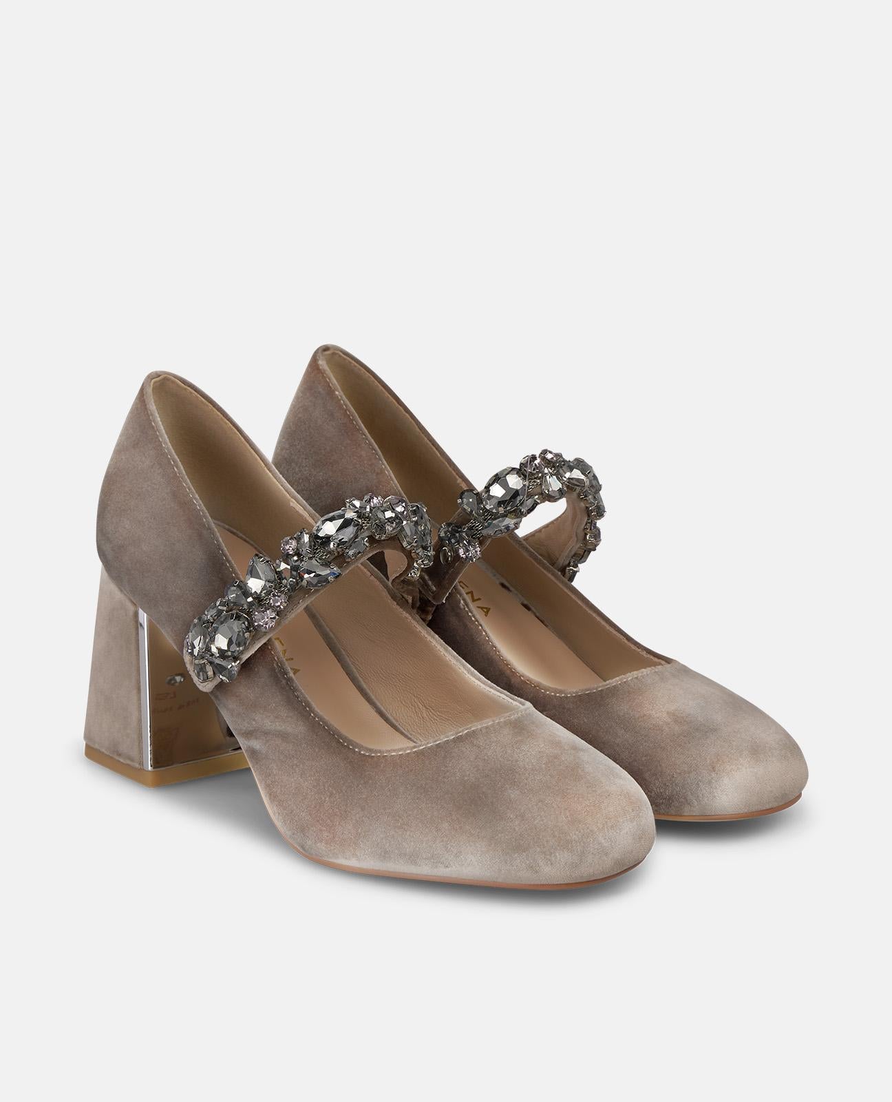 ZAPATO SALÓN DE TERCIOPELO CON HEBILLA