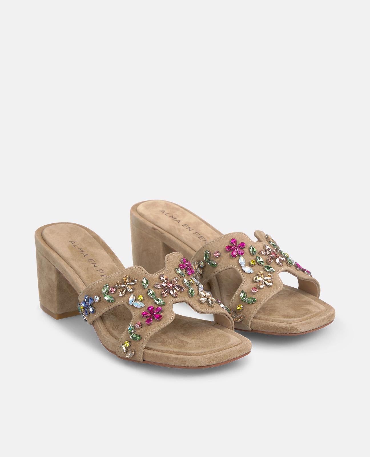 SANDALIA TIRA CRUZADA CON PEDRERIA MULTICOLOR