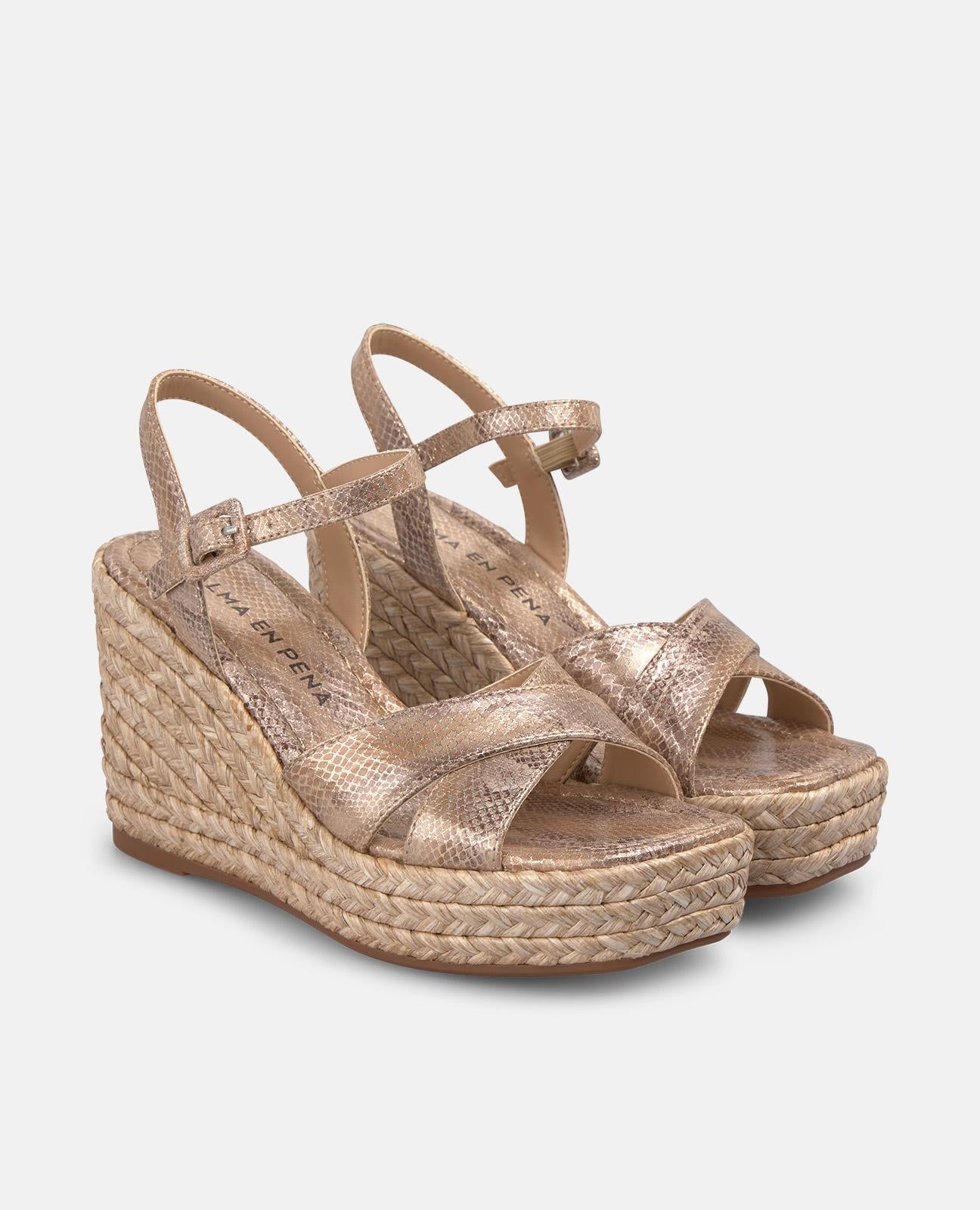 SANDALIA PLATAFORMA CON DOBLE TIRA