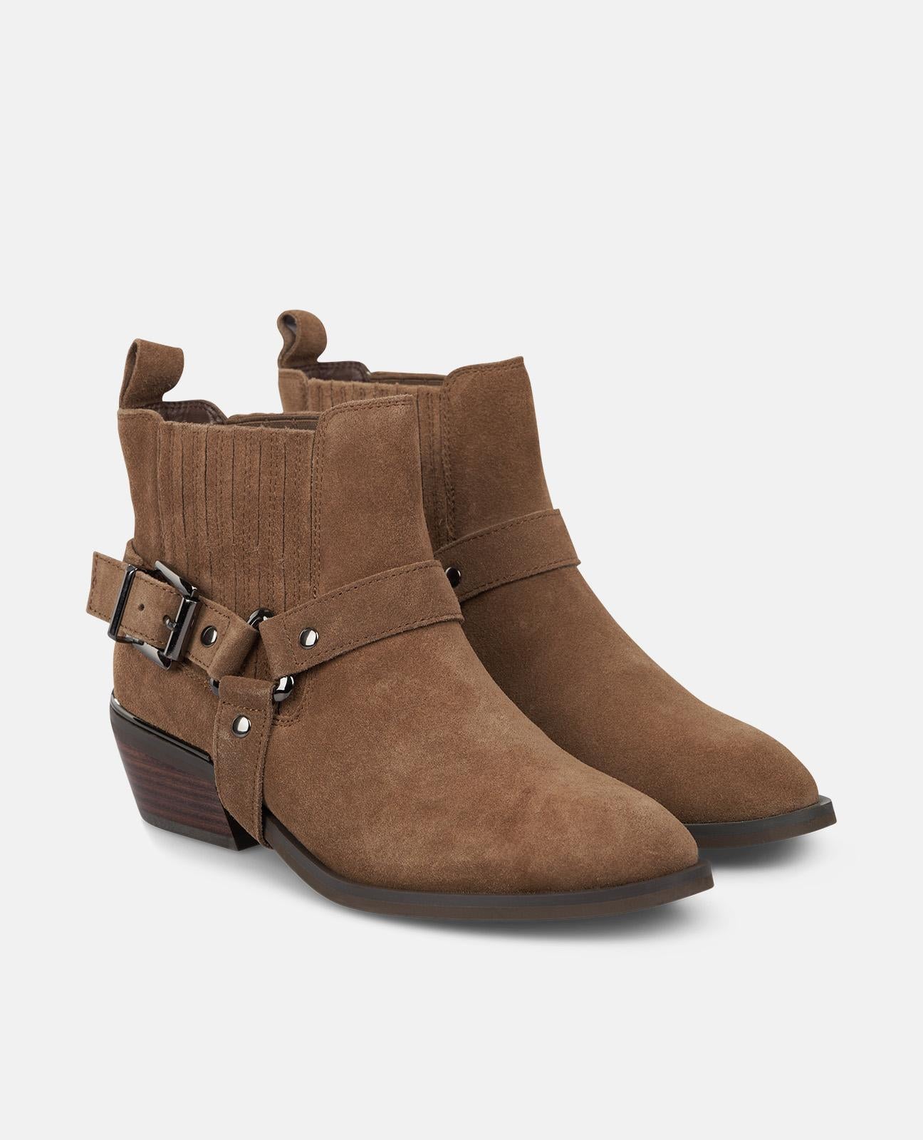 BOTA DE CANO CURTO COM FIVELA