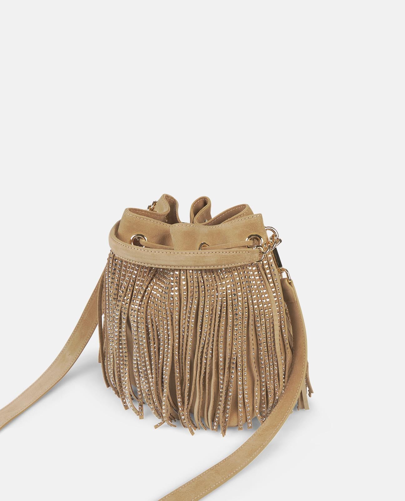 BOMBONERA WITH BANGS