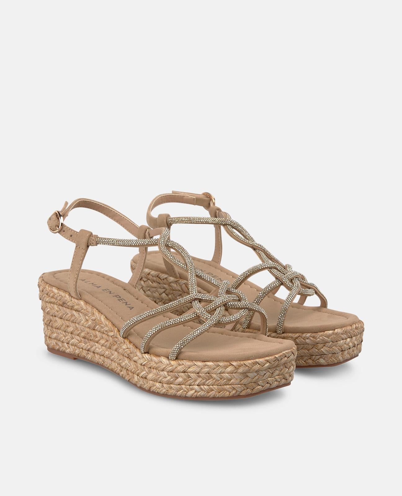 SANDALIA CUÑA EN T ALTURA MEDIA