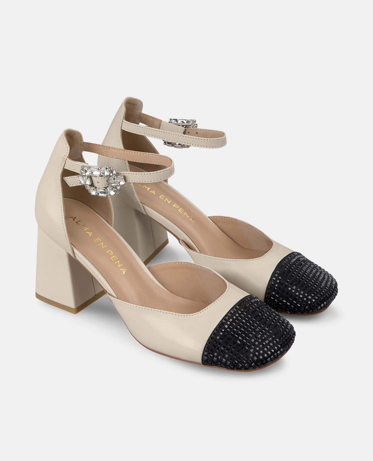 CHAUSSURE À TALON AVEC BOUCLE BIJOU