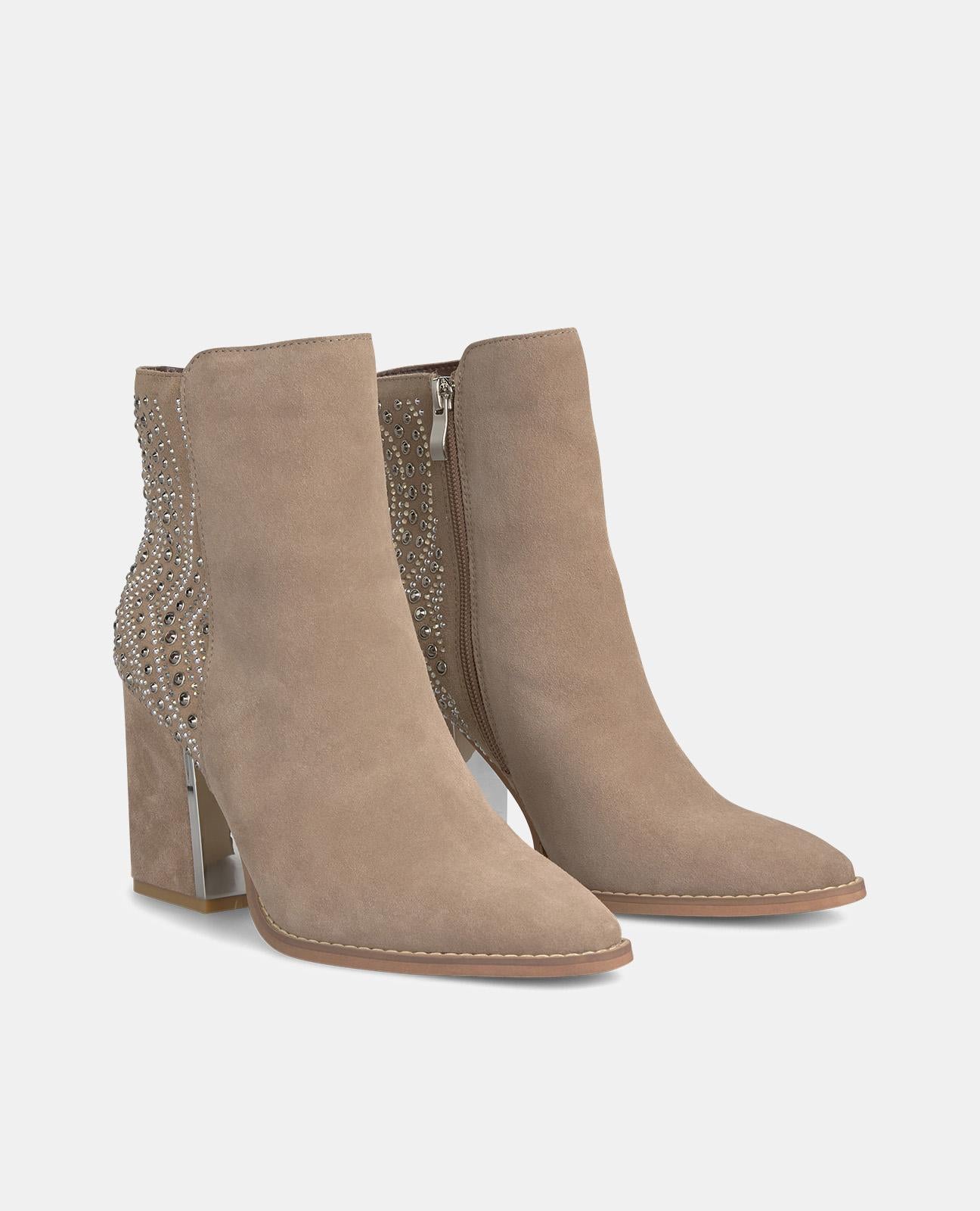 STUDDED DESIGN BOOTIE