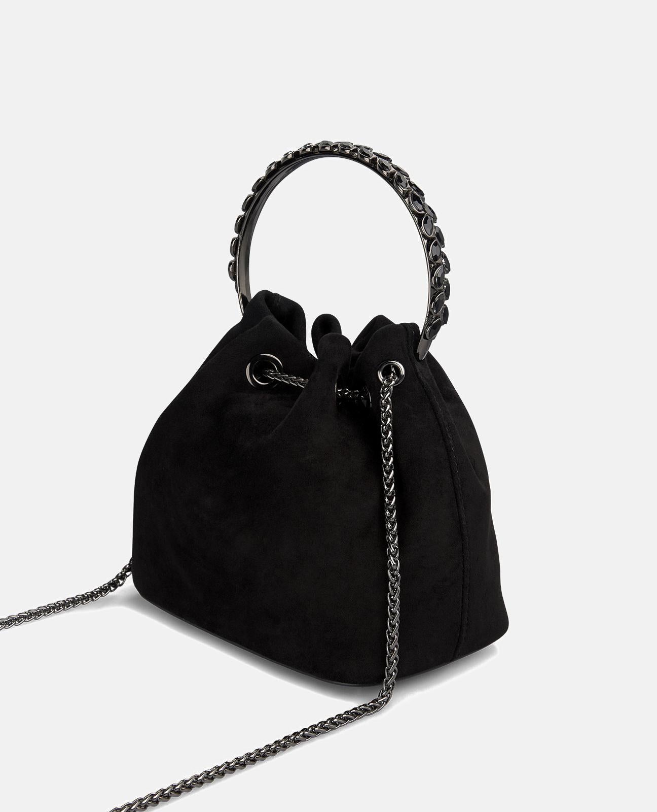 SACO COM PENDENTE E PORMENOR DE PINGENTE