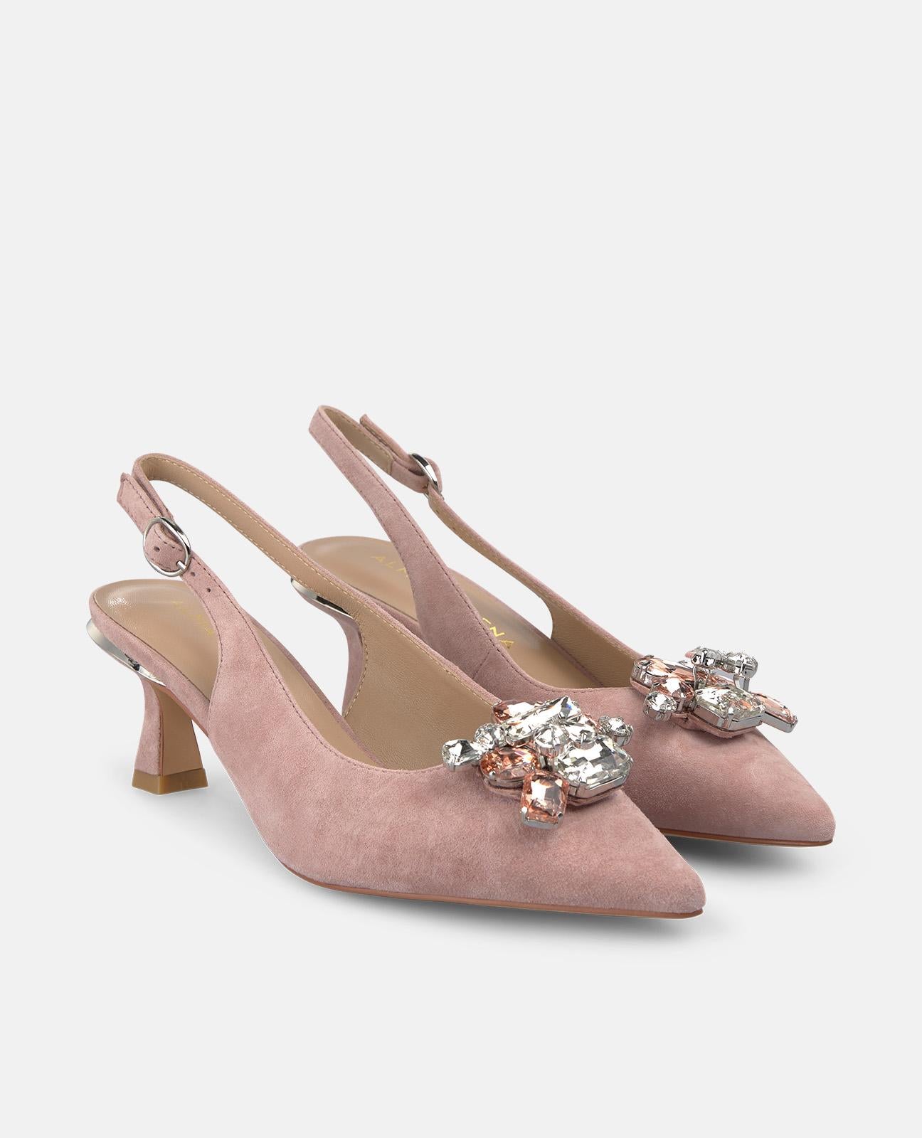 SALON DESTALONADO CON PEDRERIA ESPECIAL