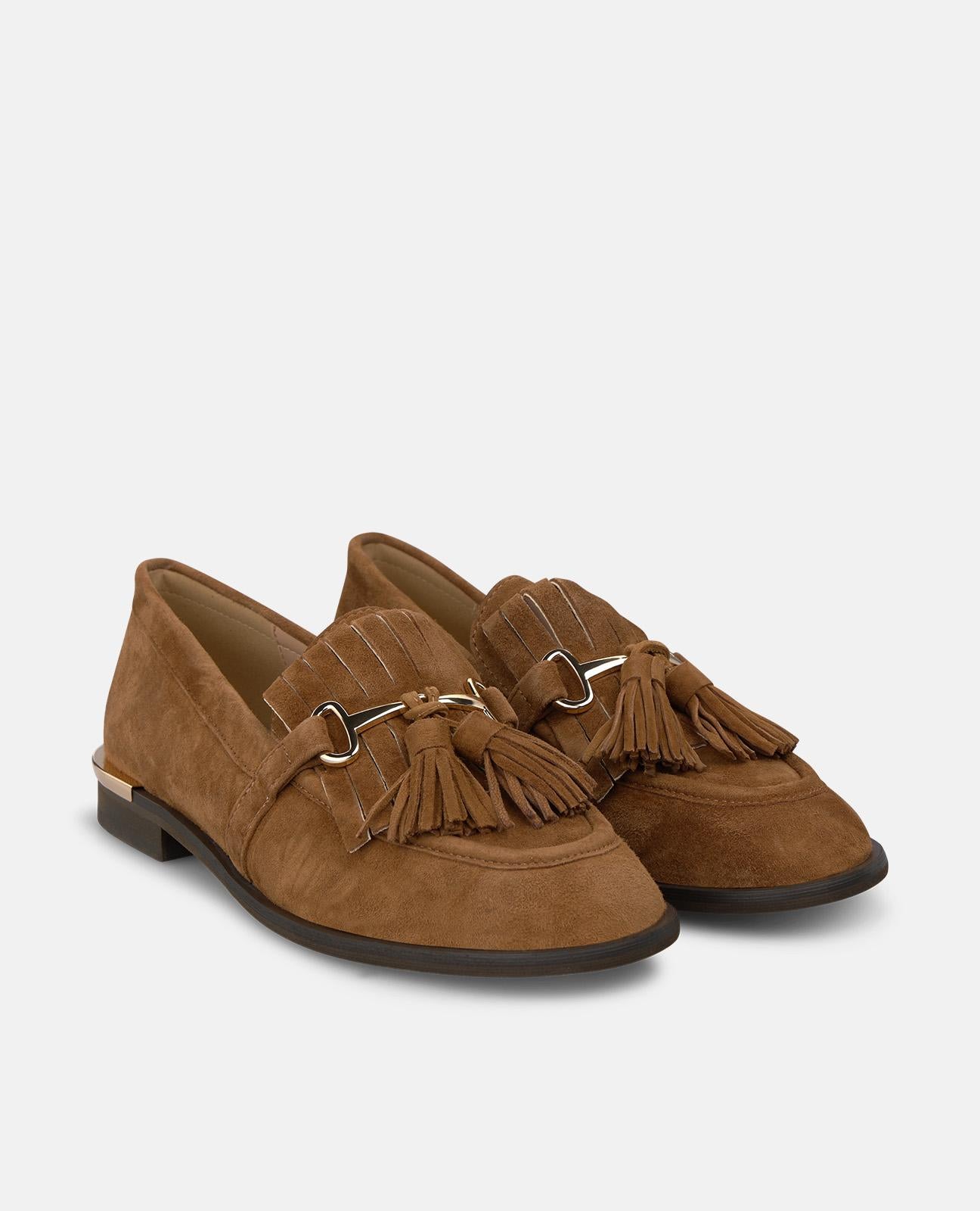 MOCASÍN DE ANTE CON BORLAS