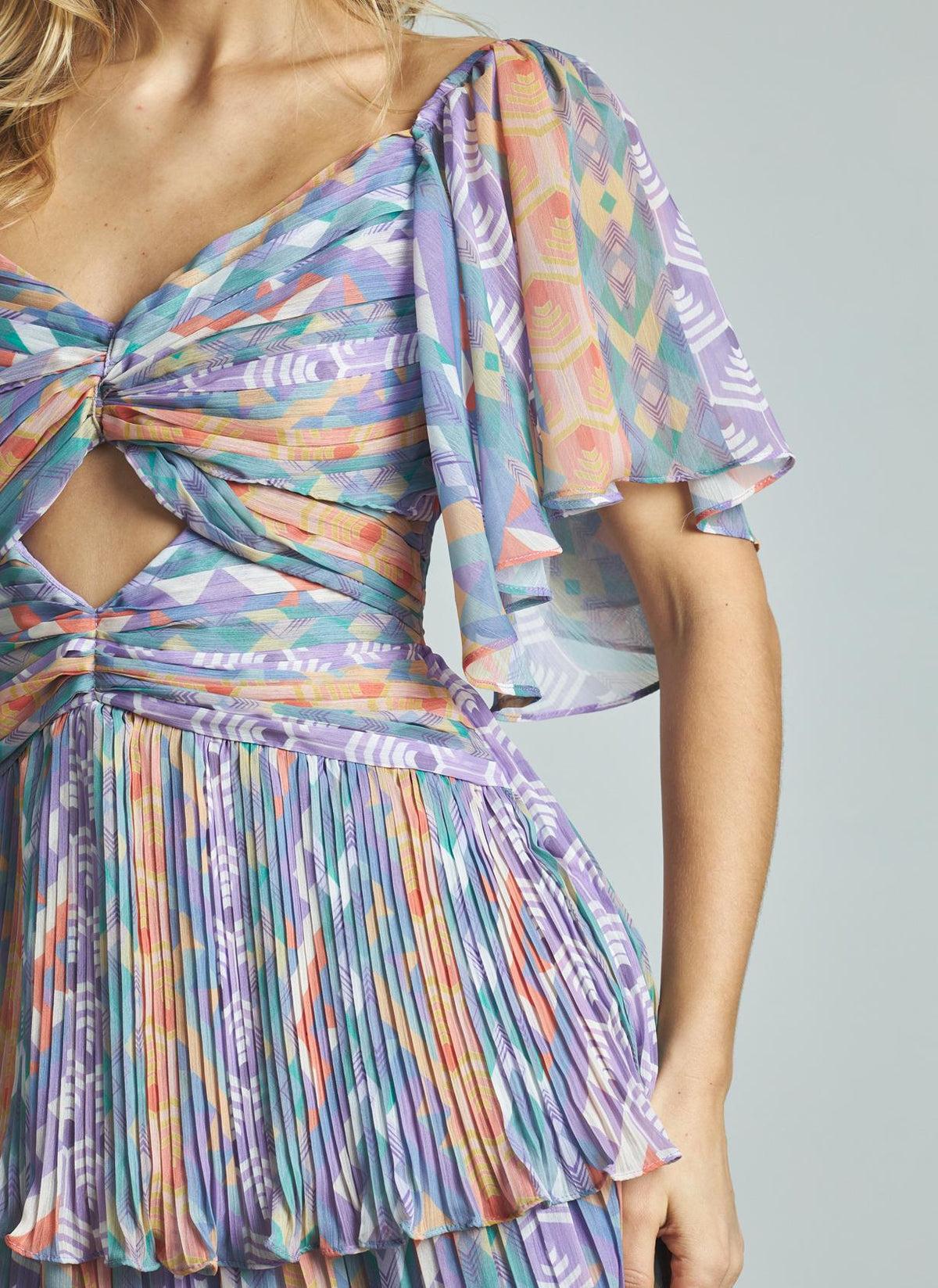 VESTIDO VOLANTES CUT OUT