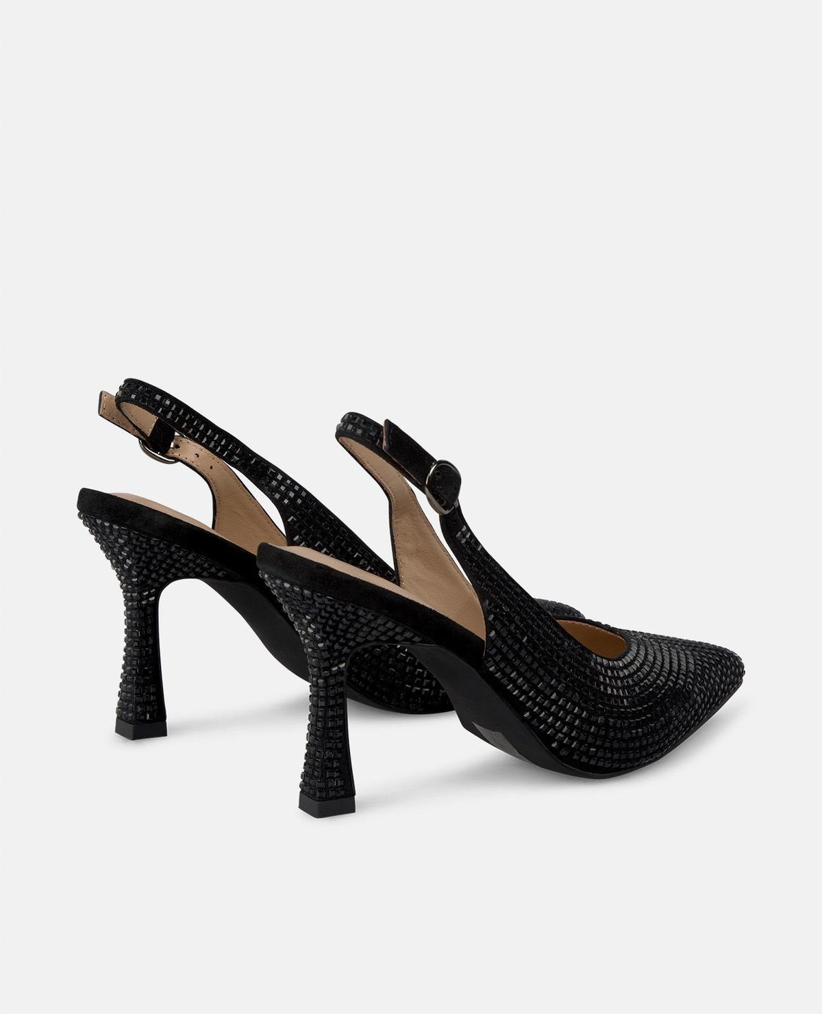 ZAPATO CUBIERTO CON PEDRERÍA