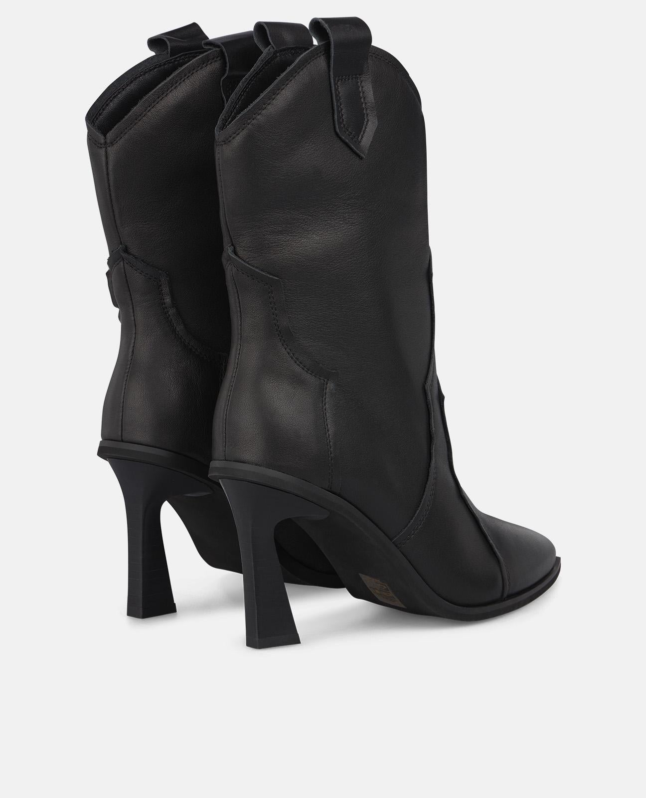 BOTA DE CANO ALTO BORDADA