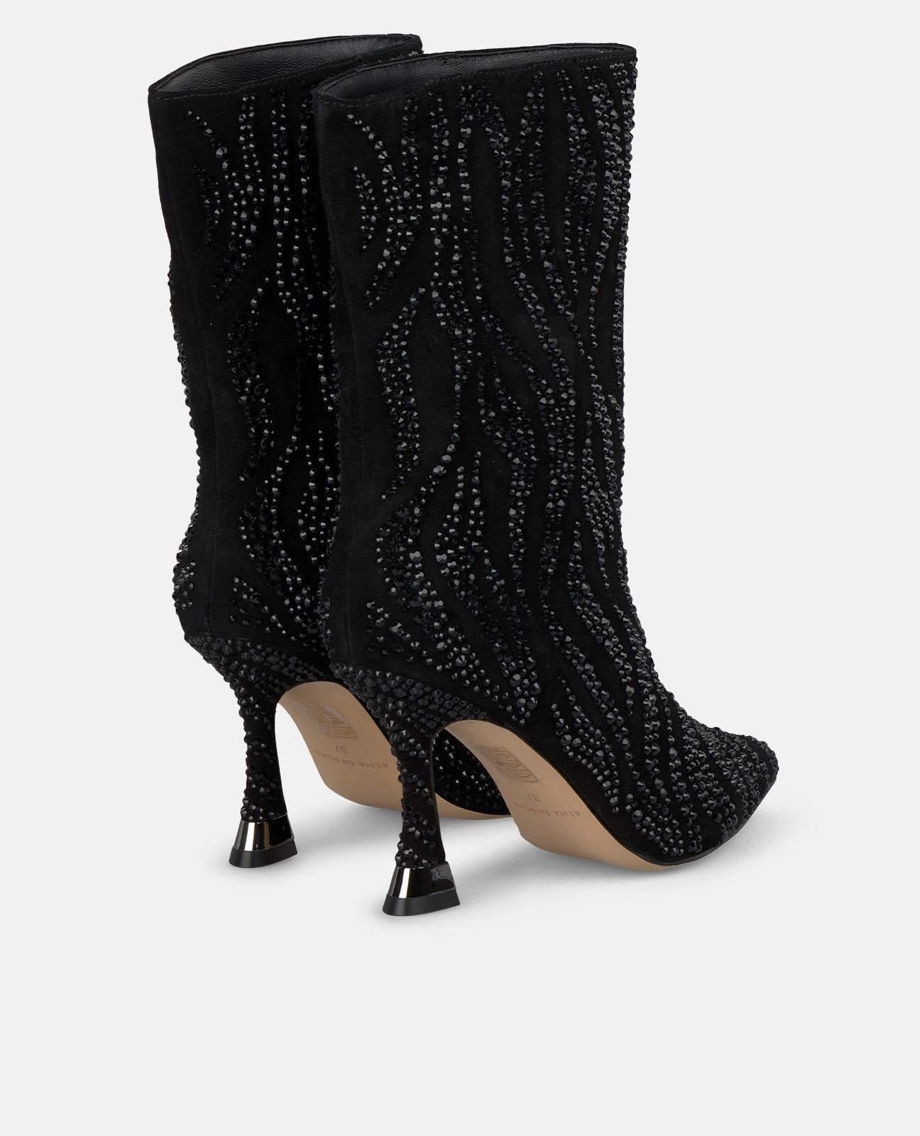 BOTINS COM PORMENORES EM STRASS