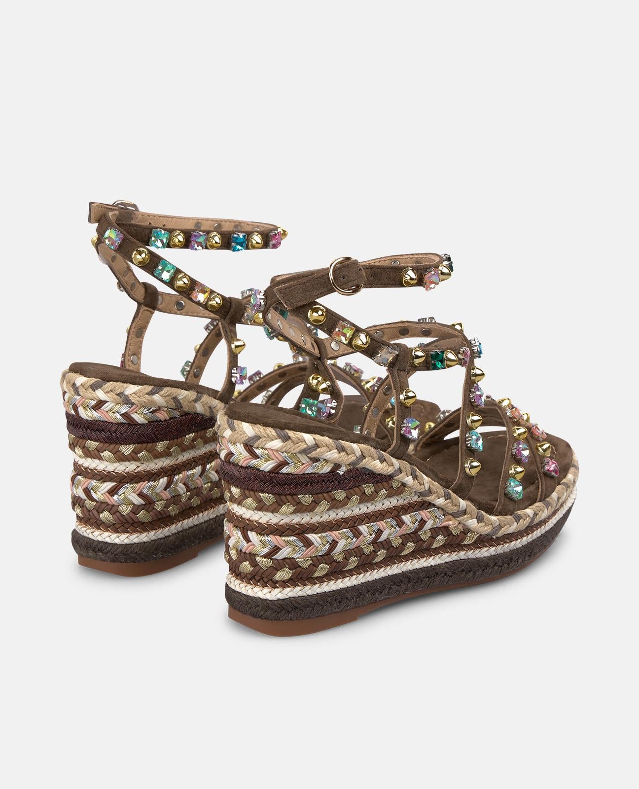 SANDALIA DE ESPARTO MULTITACHUELAS