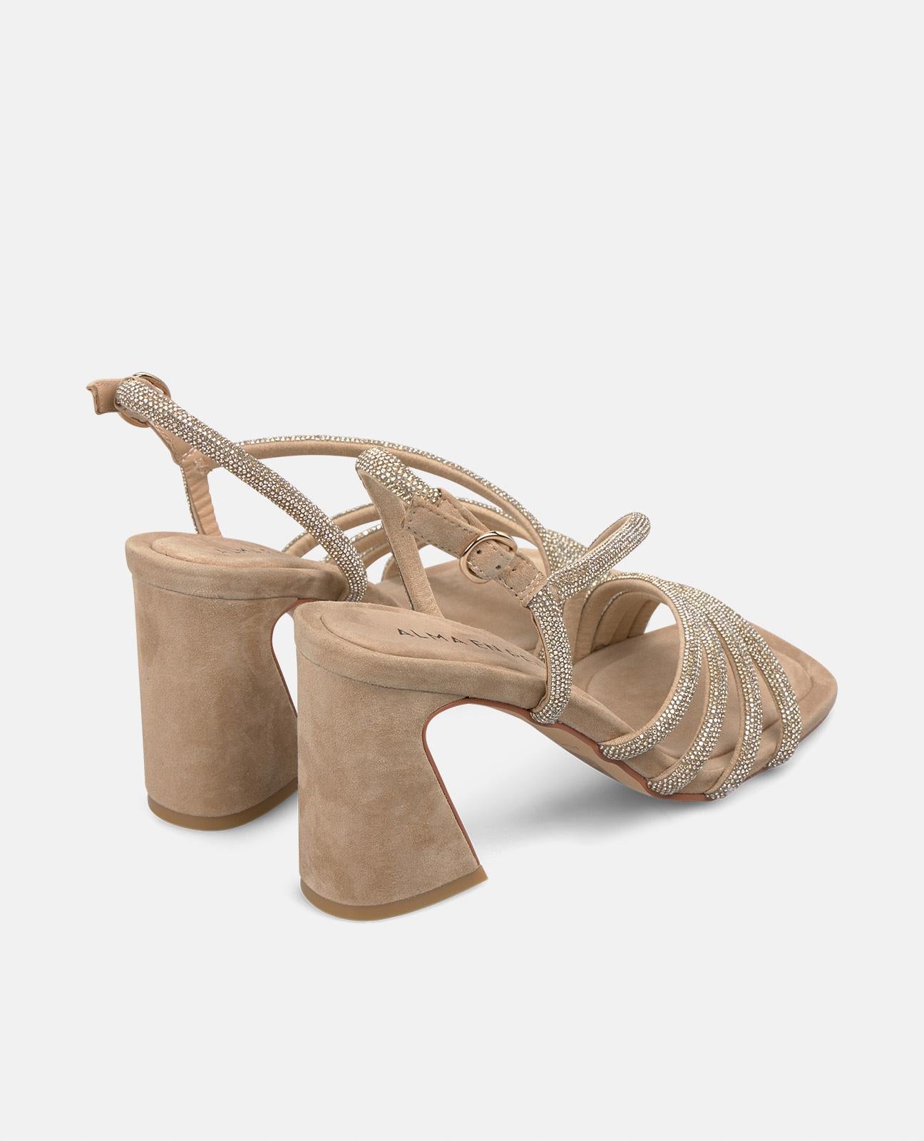 SANDÁLIA COM TIRAS BRILHANTES