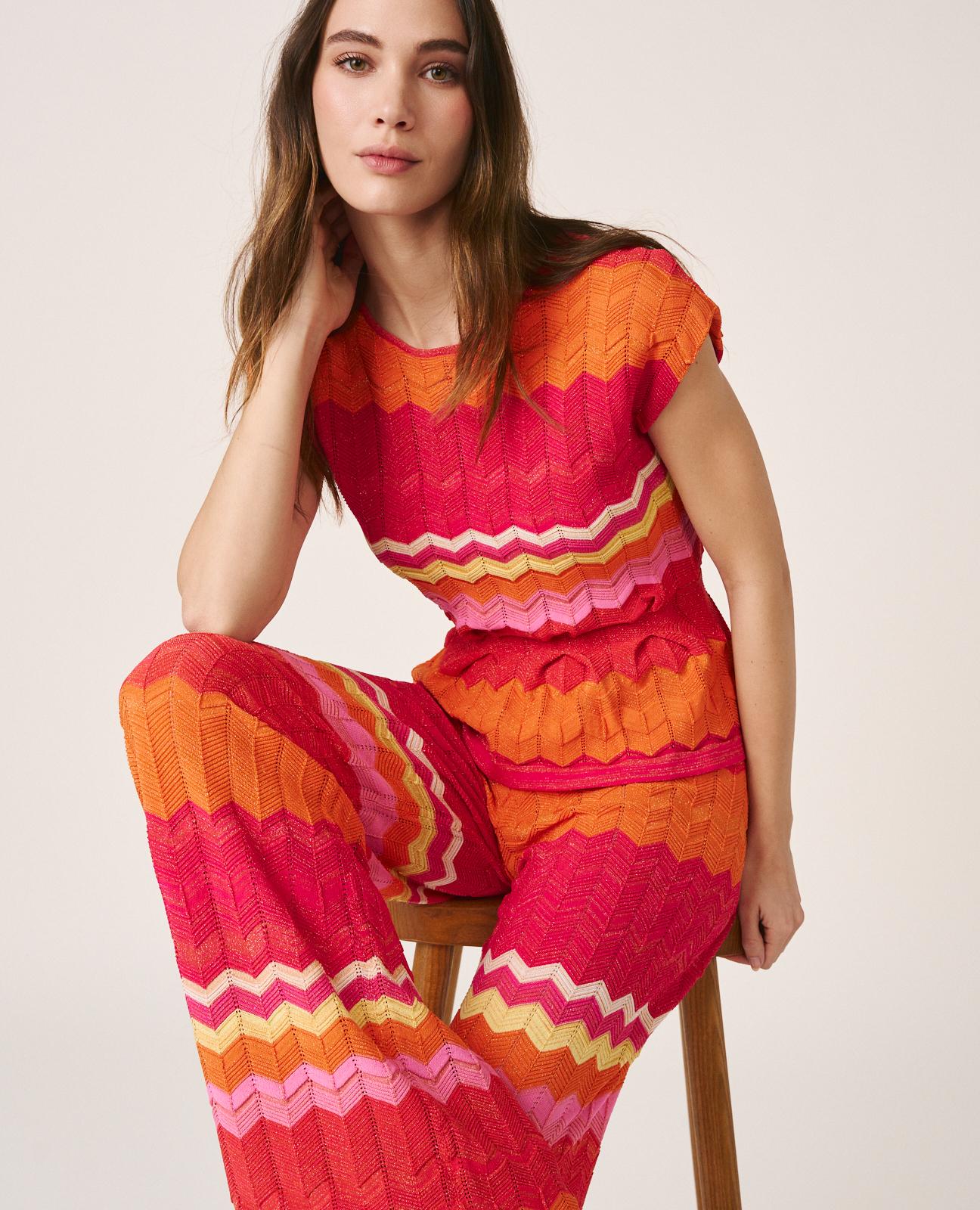 TOP GEOMETRIC MOTIF STITCH