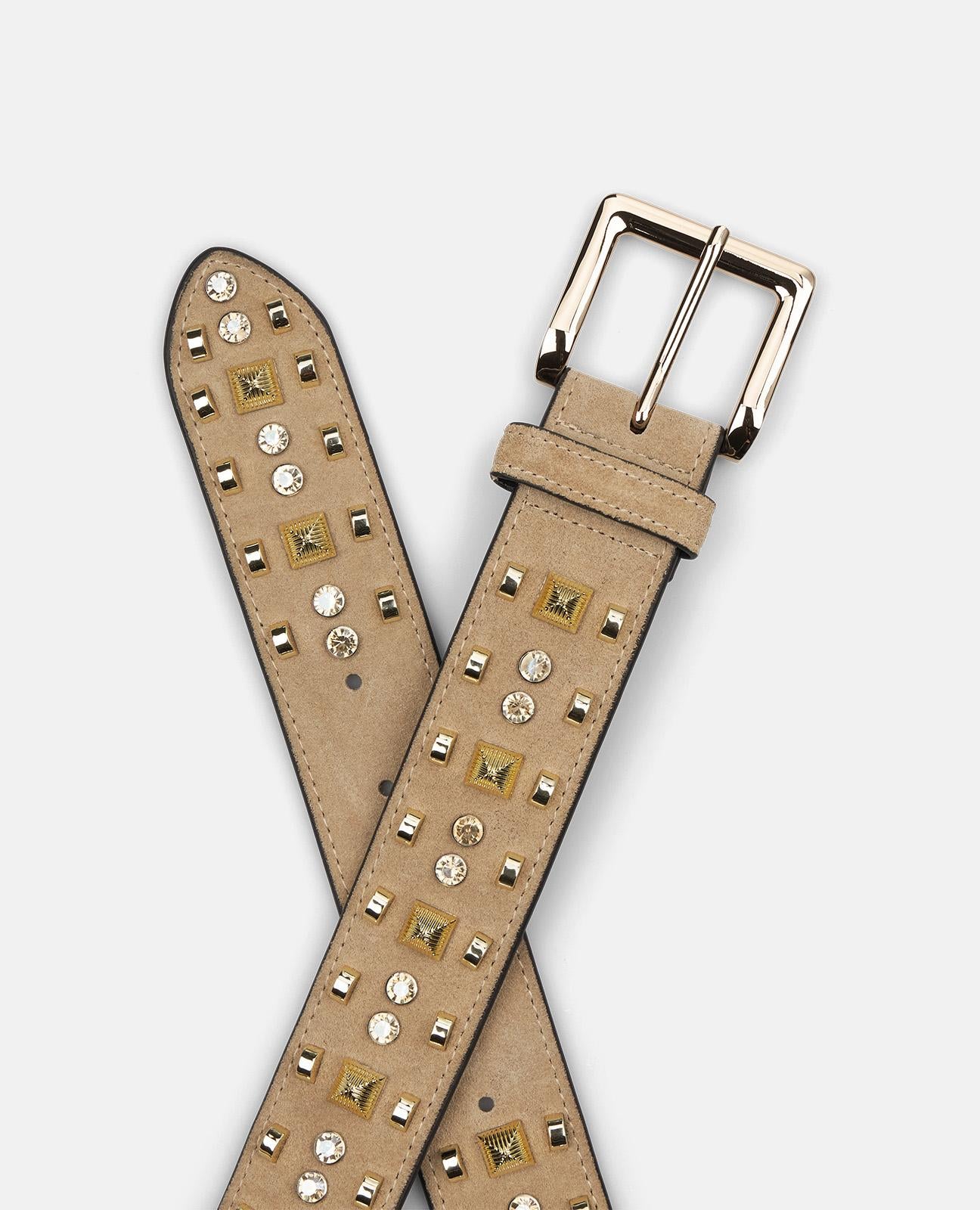 CINTURÓN CON DETALLES