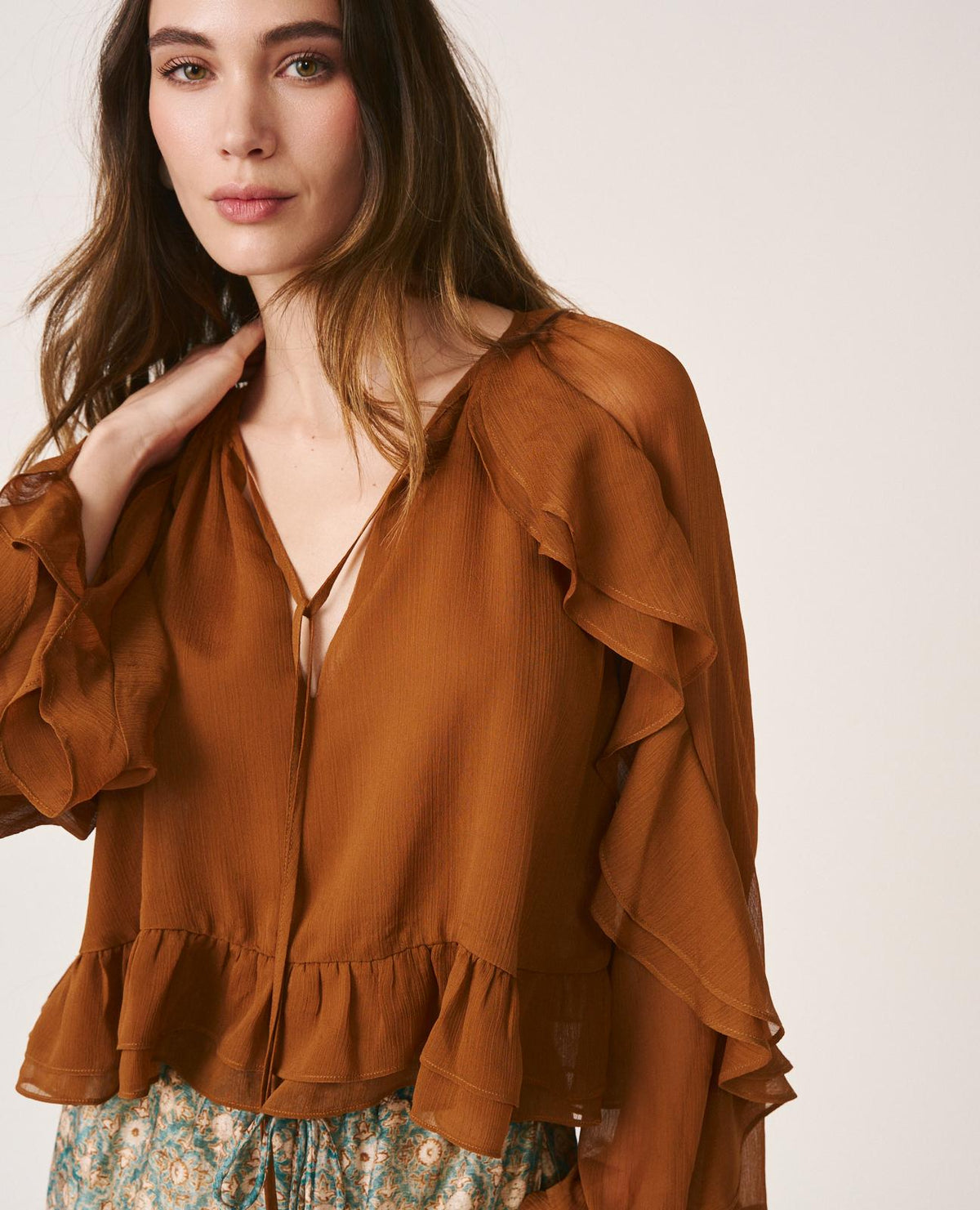 BLUSA CON MANICHE A VOLANT