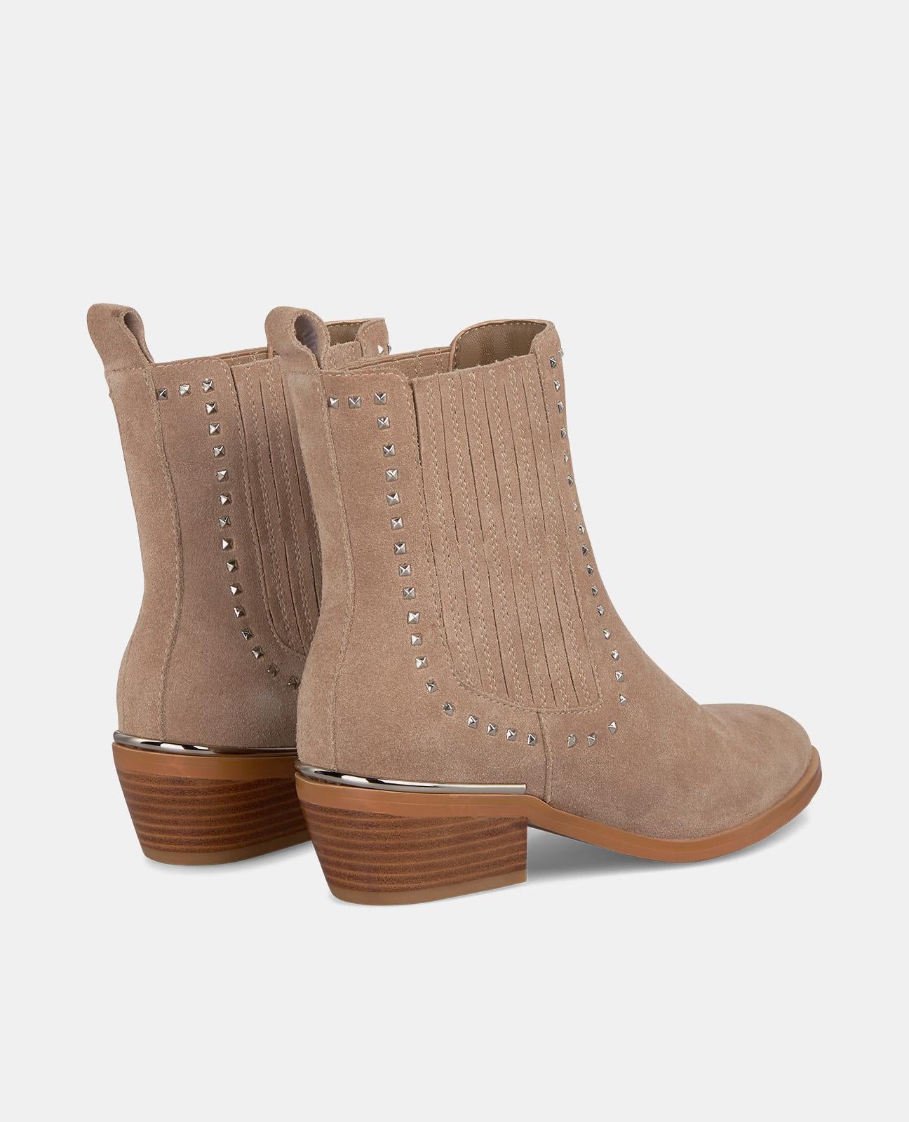 BOTTE DE CHEVILLE PLATE CLOUTÉE