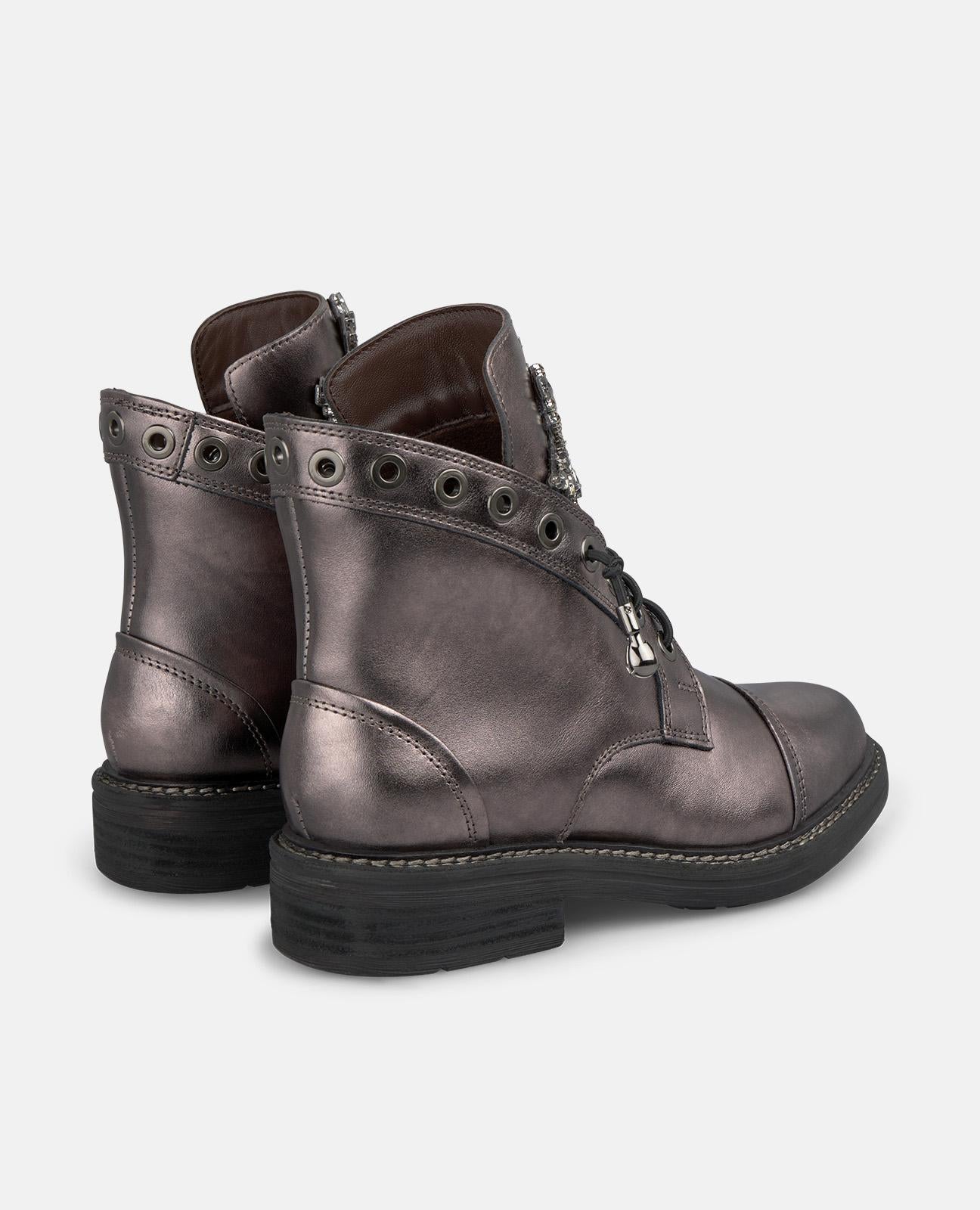 ANKLE BOOT WITH ORNAMENT