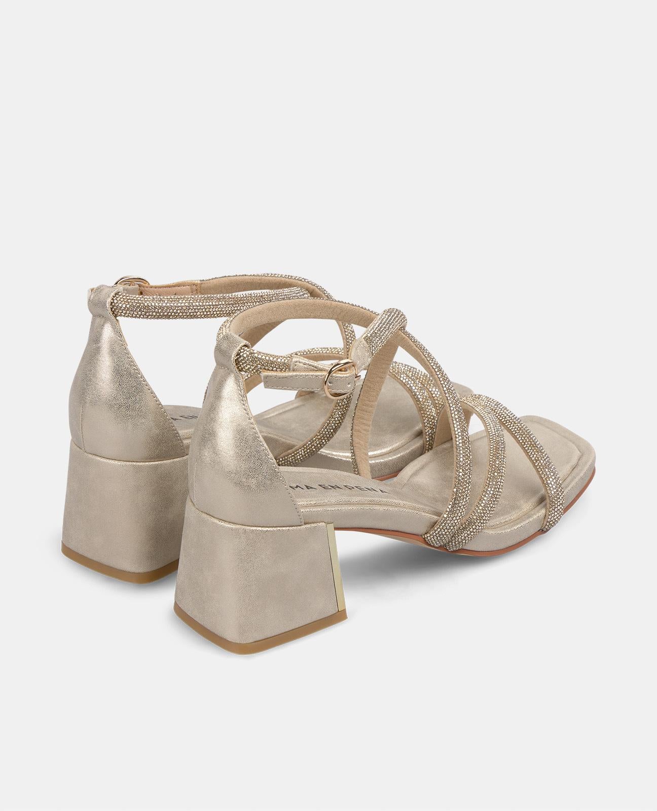 SANDAL WITH CROSSED STRAPS HEEL