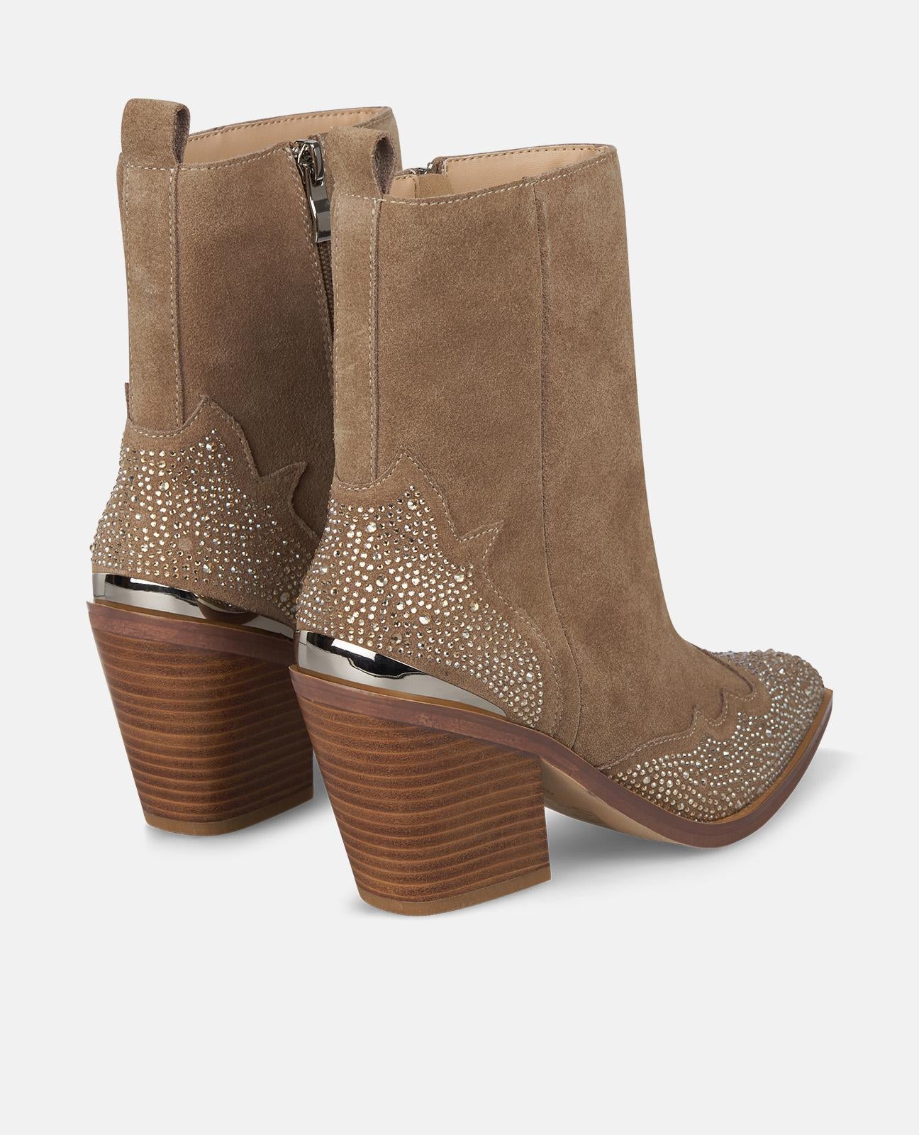 BOTÍN PUNTERA CON DETALLES