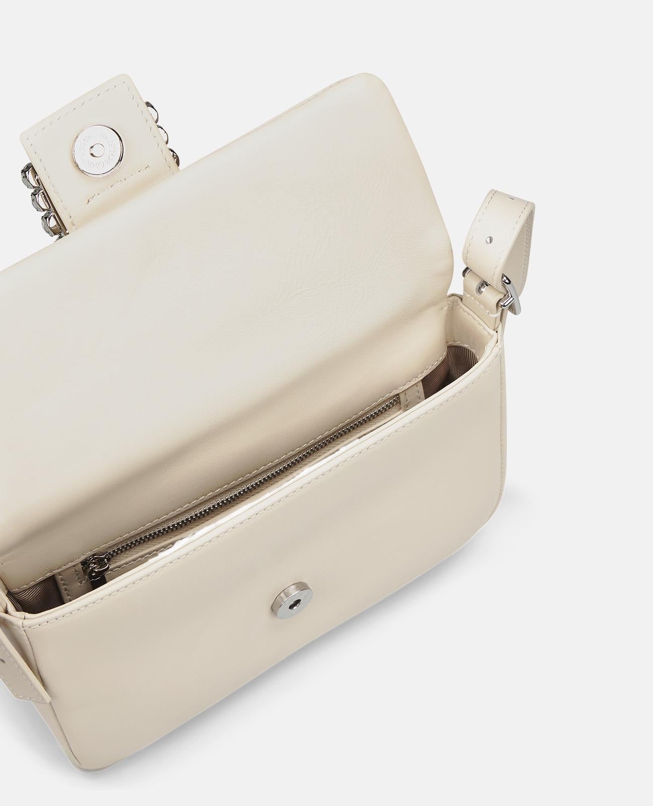 HANDTASCHE MIT QUADRATISCHEM ORNAMENT