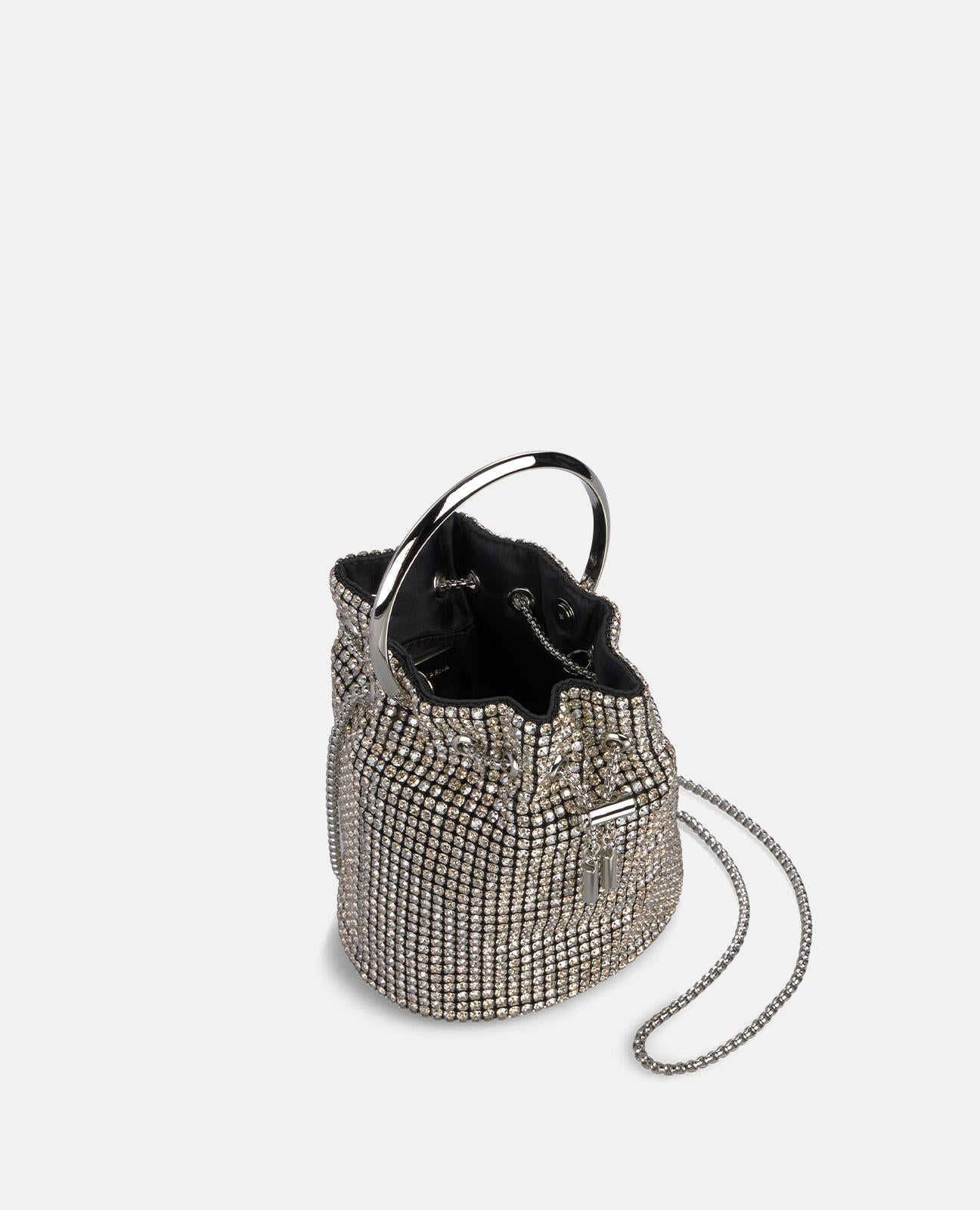 TASCHE MIT STRASSSTEINEN BESETZT