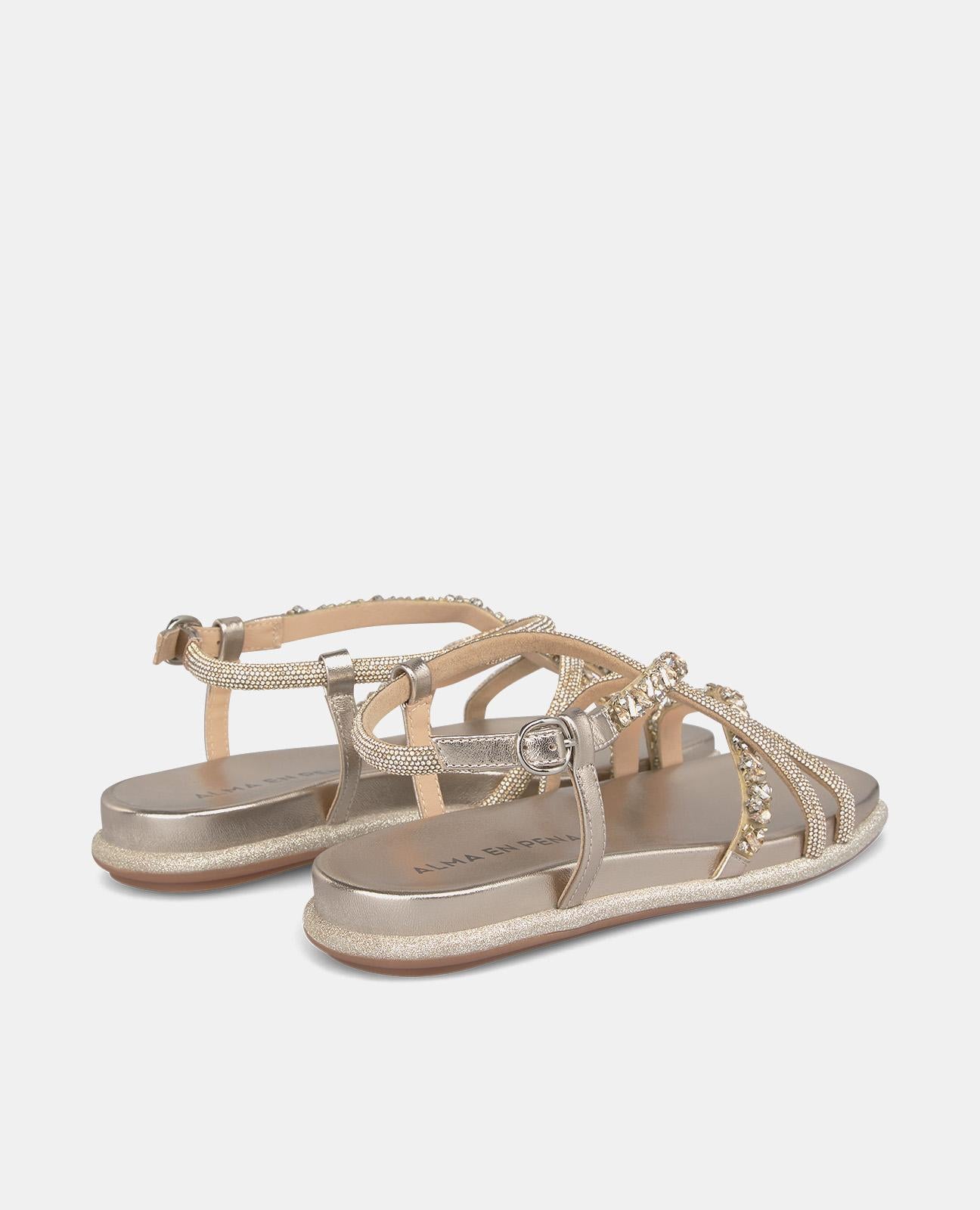 FLAT CROSSED SANDAL