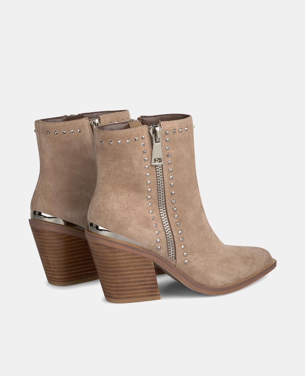 BOTINS COM SALTOS E TACHAS