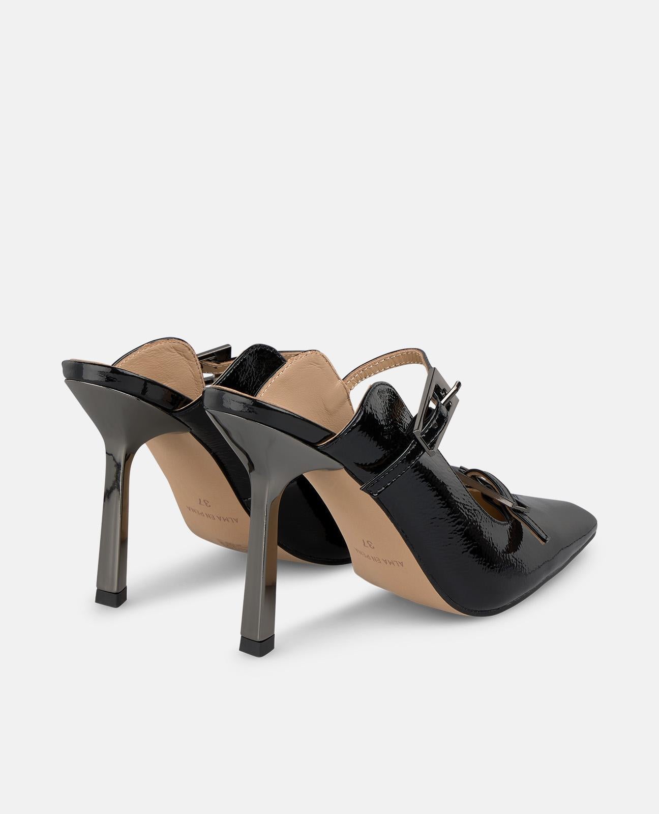 BOTINS COM FIVELA E FECHO DE FIVELA